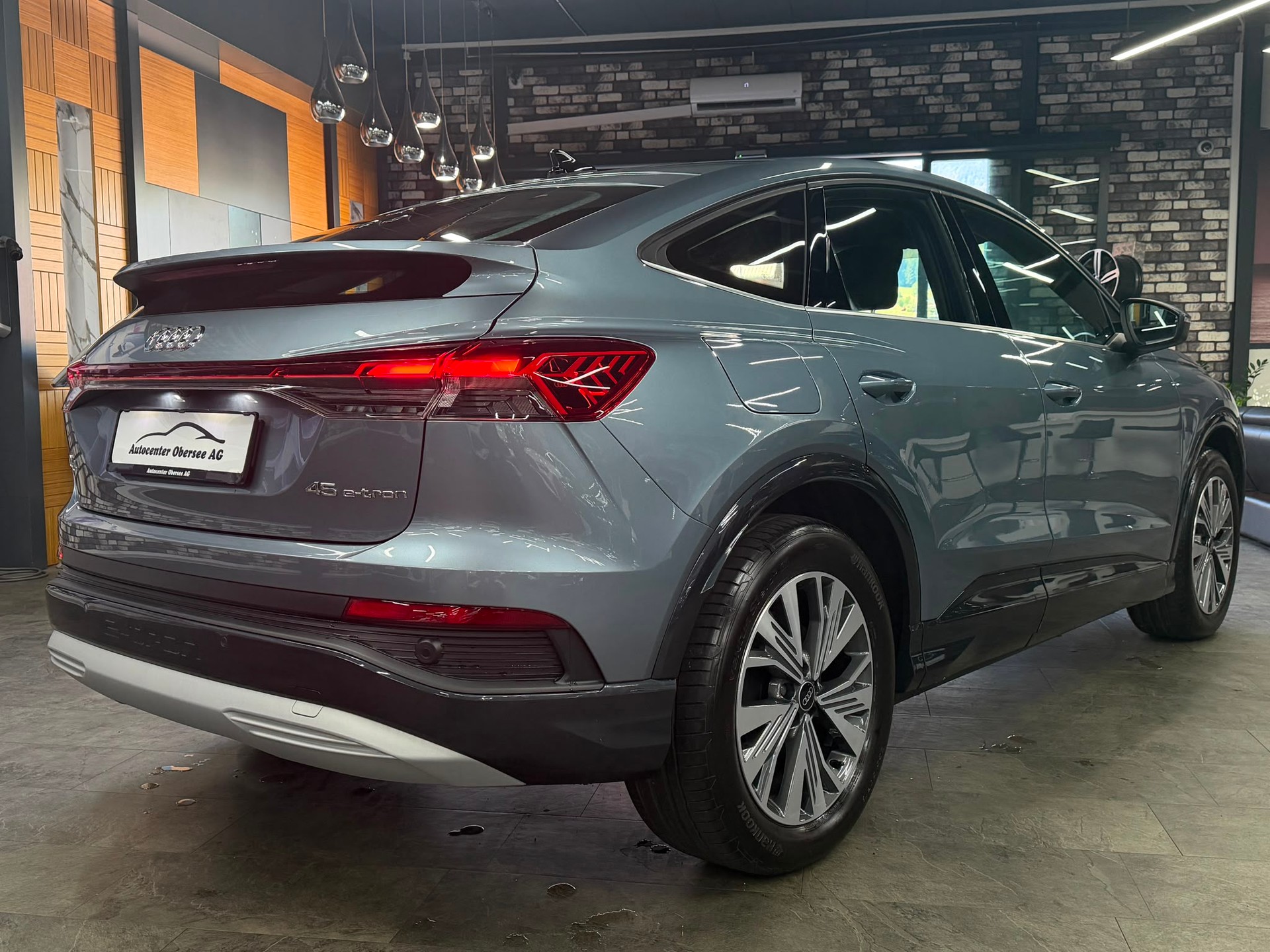 AUDI Q4 Sportback e-tron 45-showroom-element-3