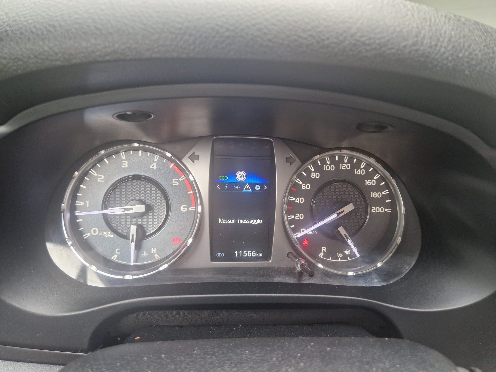 TOYOTA Hilux 2.4D-4D Comfort Double Cab 4x4 - Ponte Fisso in Alluminio "NUOVO" - Gancio Traino KG. 3500-image-9