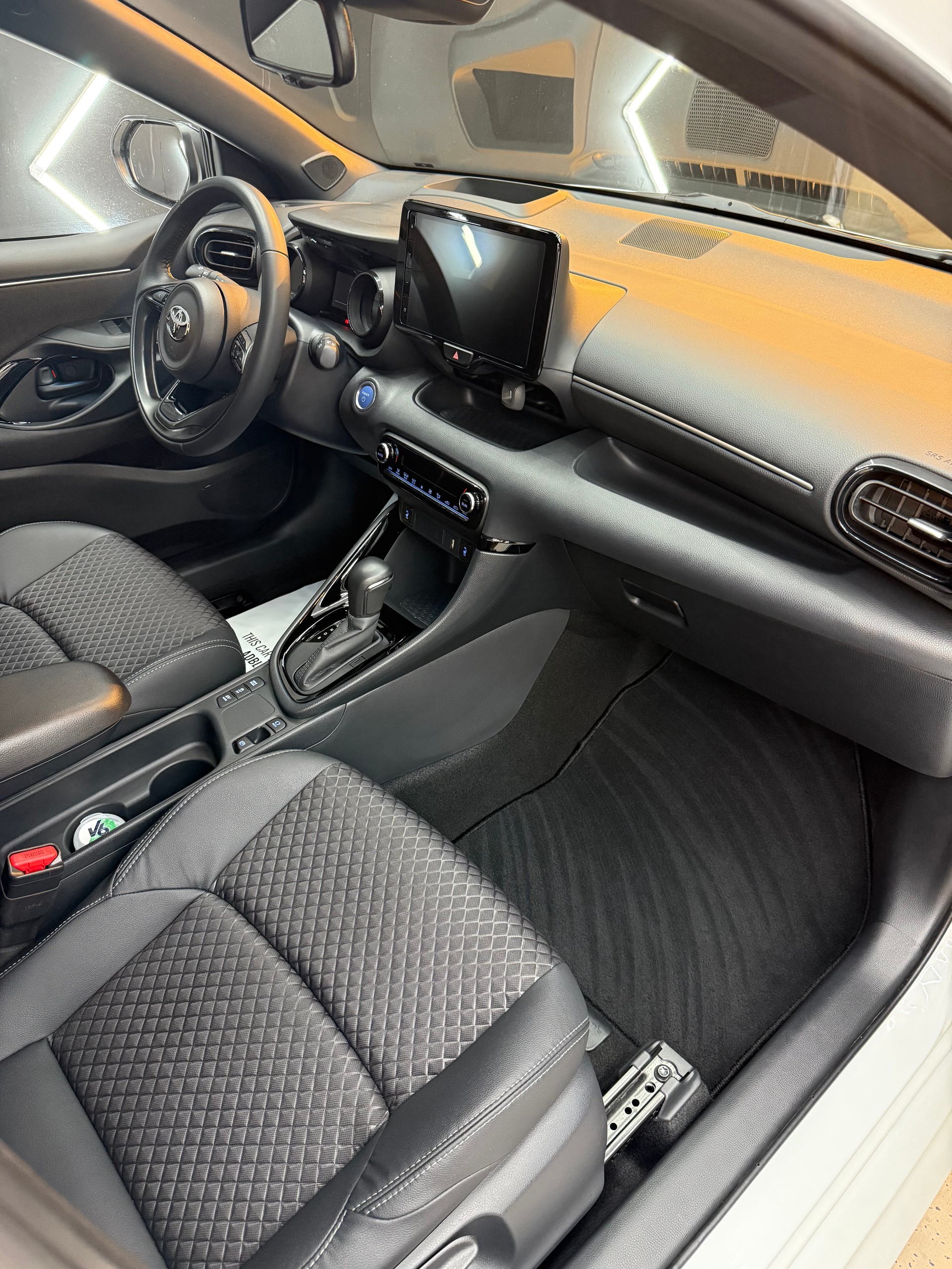 TOYOTA 1.5 VVT-i HSD Premium-image-6
