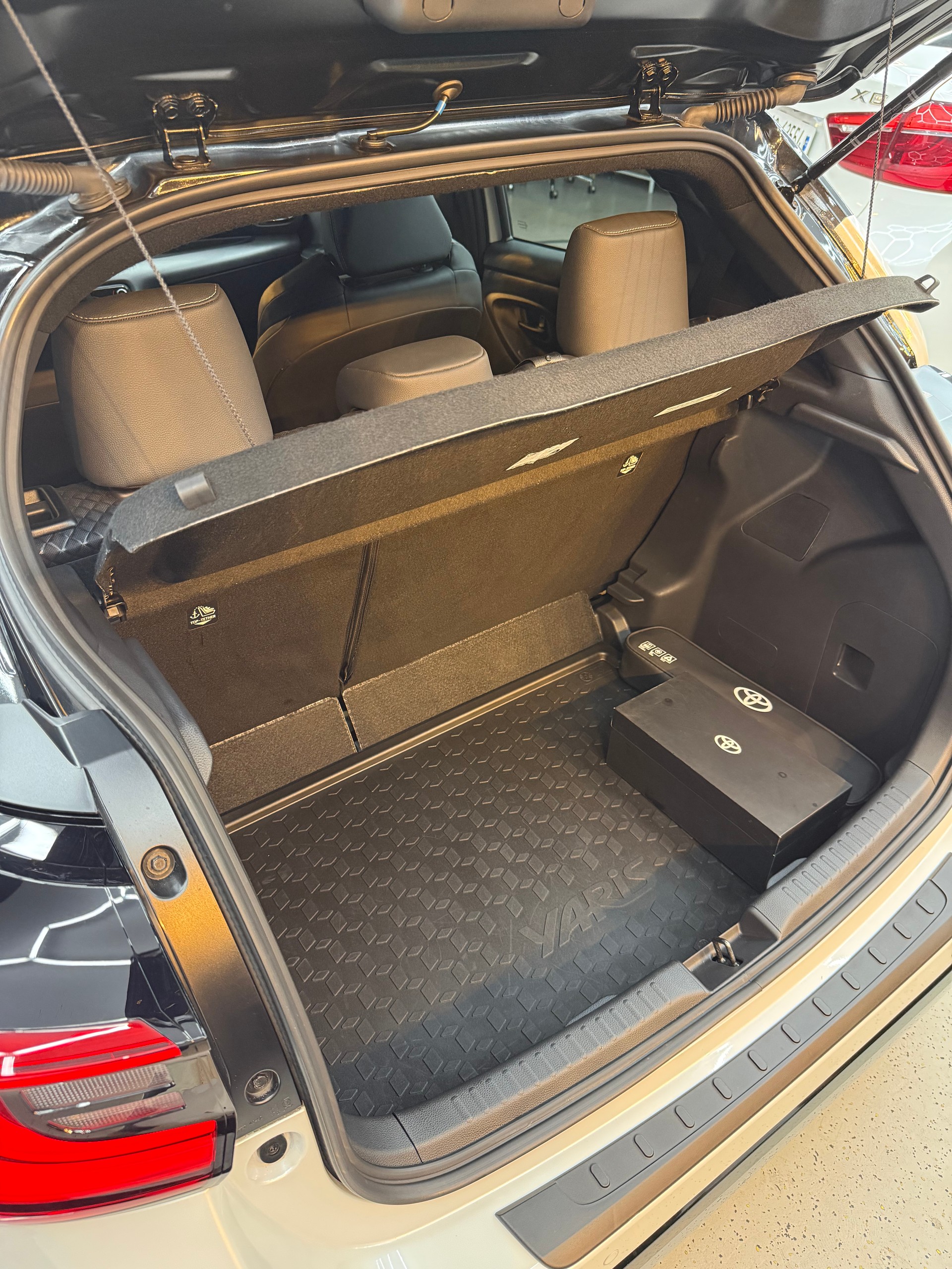 TOYOTA 1.5 VVT-i HSD Premium-image-8