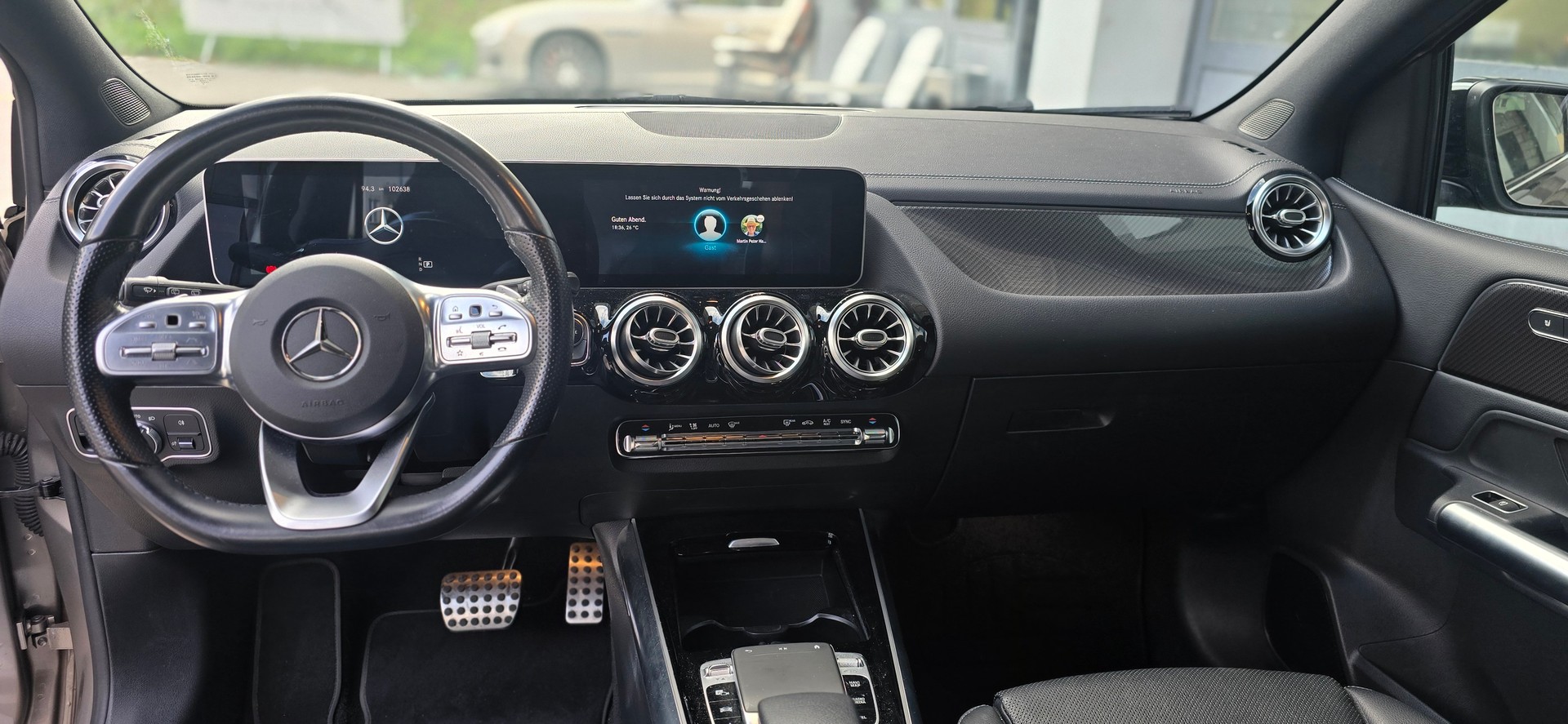 MERCEDES-BENZ B 250 4Matic AMG Line-image-3