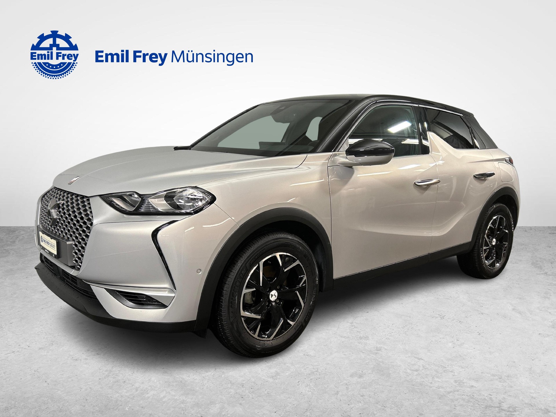 DS AUTOMOBILES 3 Crossback E-Tense So Chic-showroom-element-1