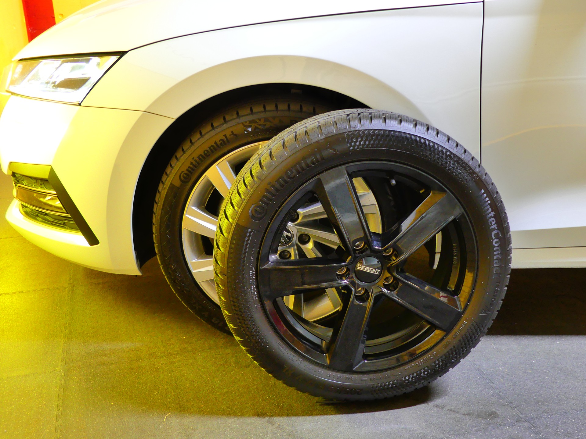 SKODA Octavia Combi 2.0 TDI DSG Style 4x4-image-9
