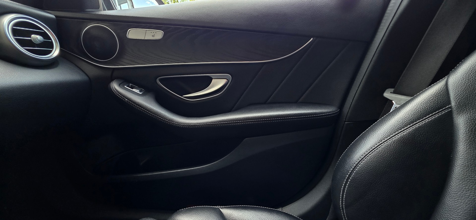 MERCEDES-BENZ C 250 d Swiss Star AMG Line 4Matic 9G-Tronic-image-11