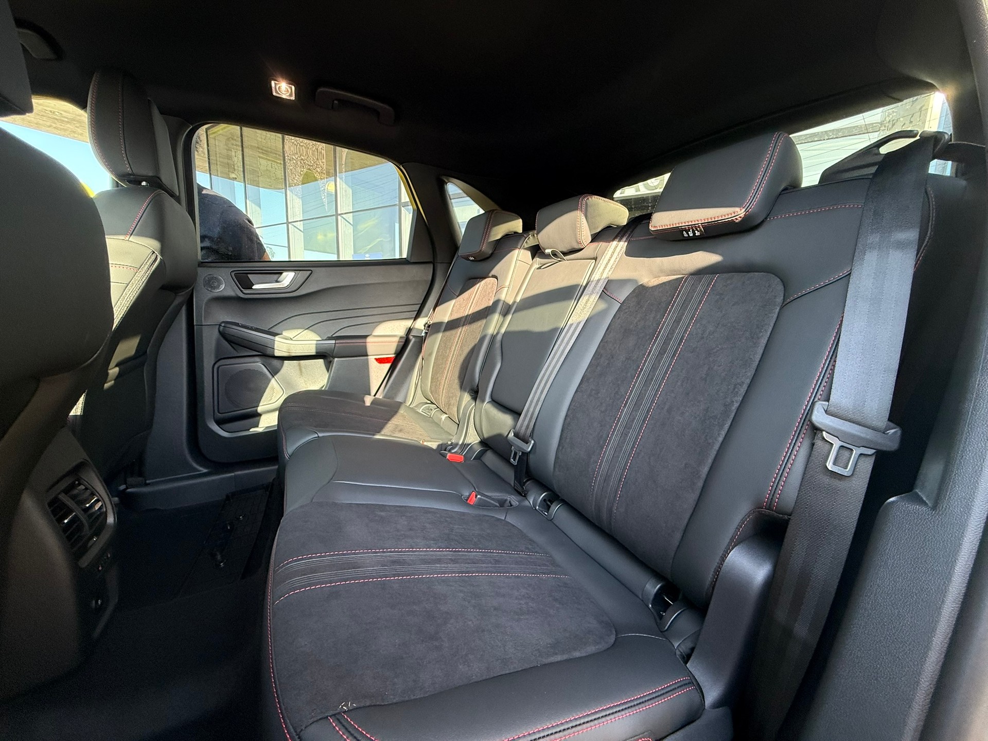 FORD Kuga 2.5 PHEV ST-Line X FWD-image-7