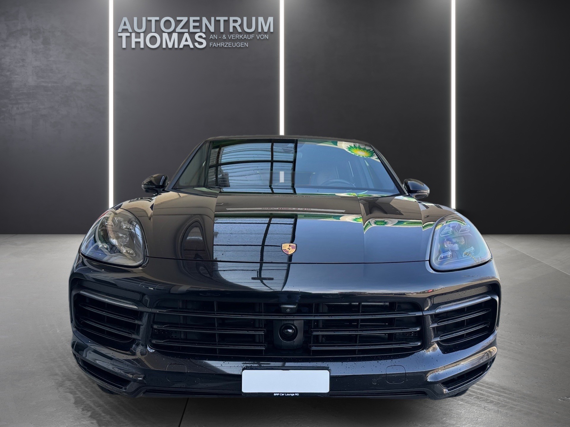 PORSCHE Cayenne S-showroom-element-1