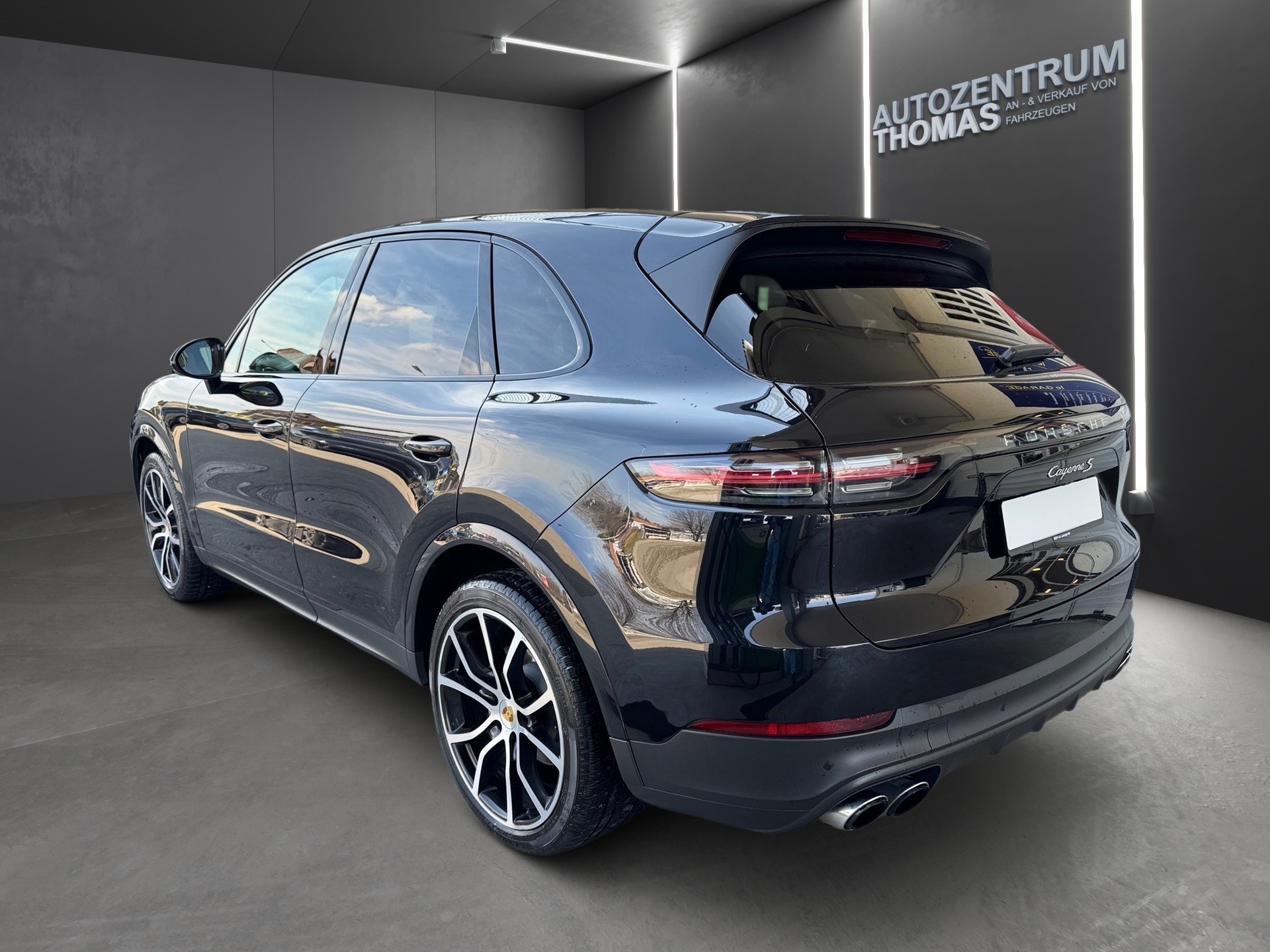 PORSCHE Cayenne S-image-5