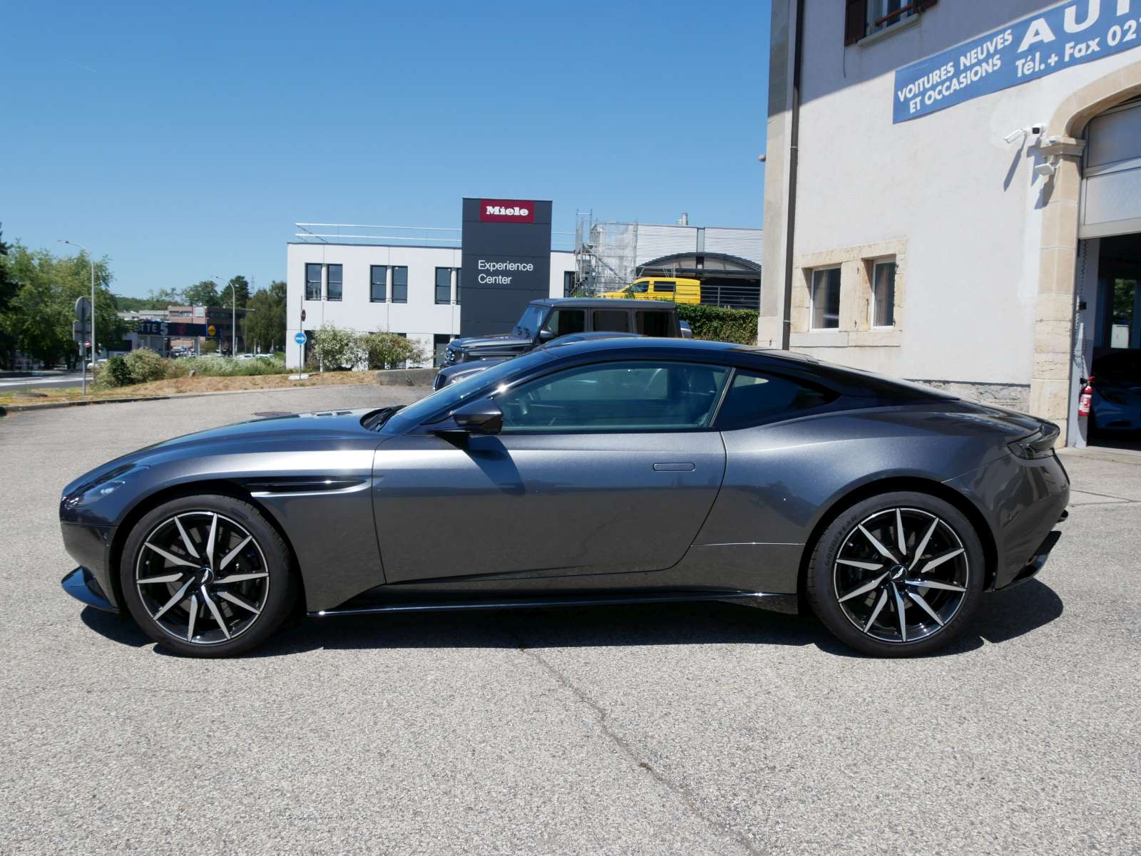 ASTON MARTIN DB11 V8 Touchtronic 3-image-1