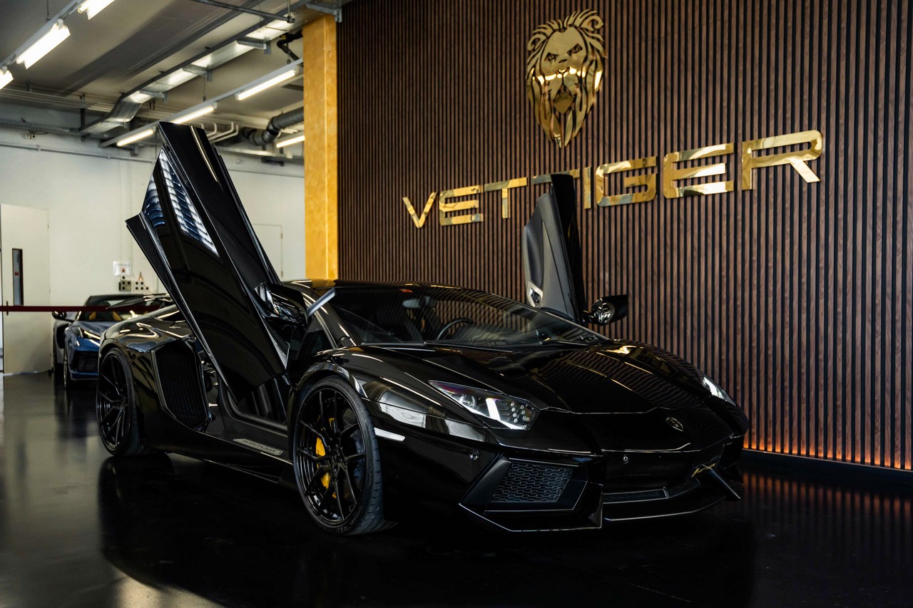 LAMBORGHINI Aventador LP700-4 Coupé E-Gear-showroom-element-1