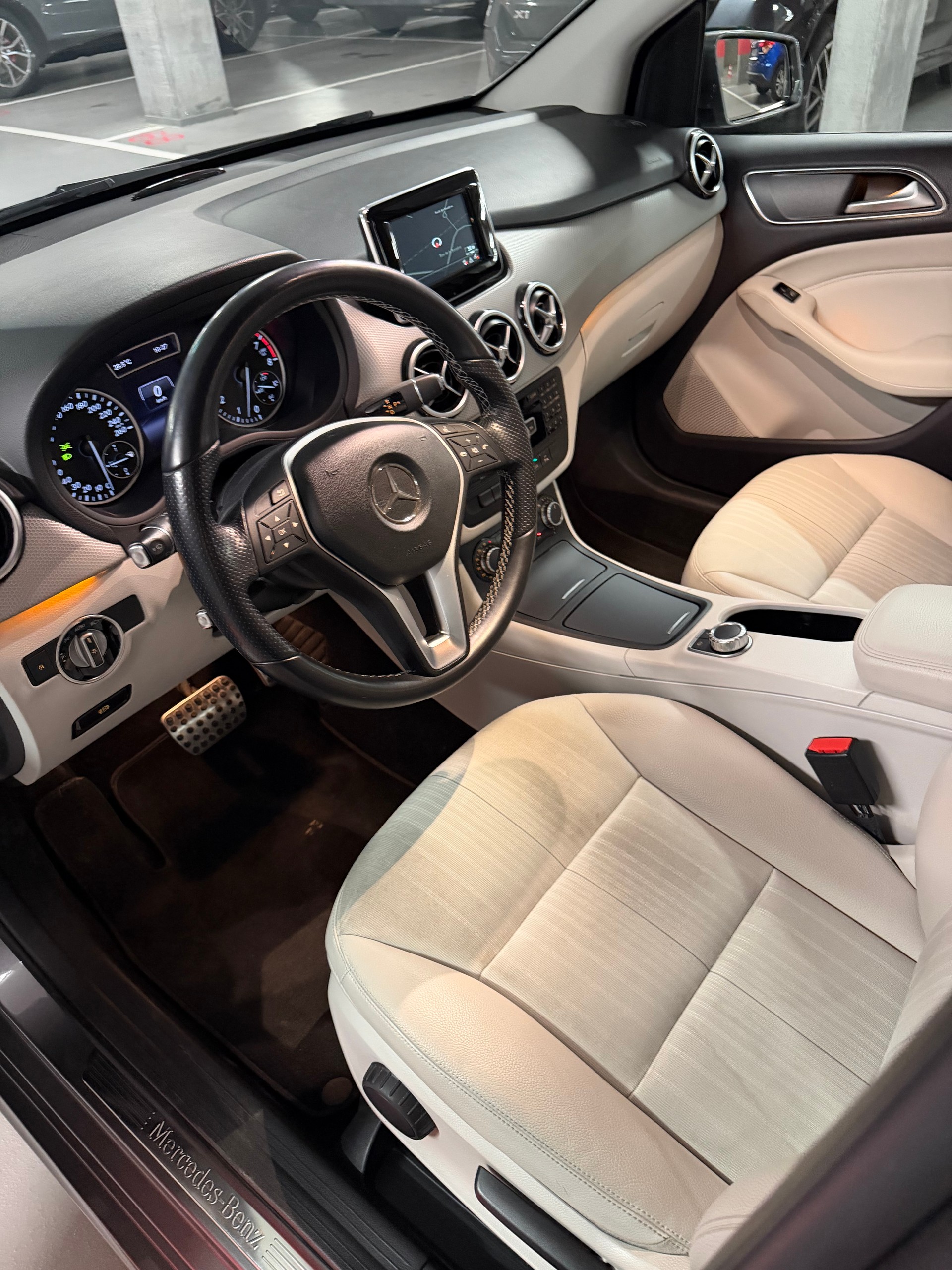 MERCEDES-BENZ B 220 4Matic 7G-DCT-image-8