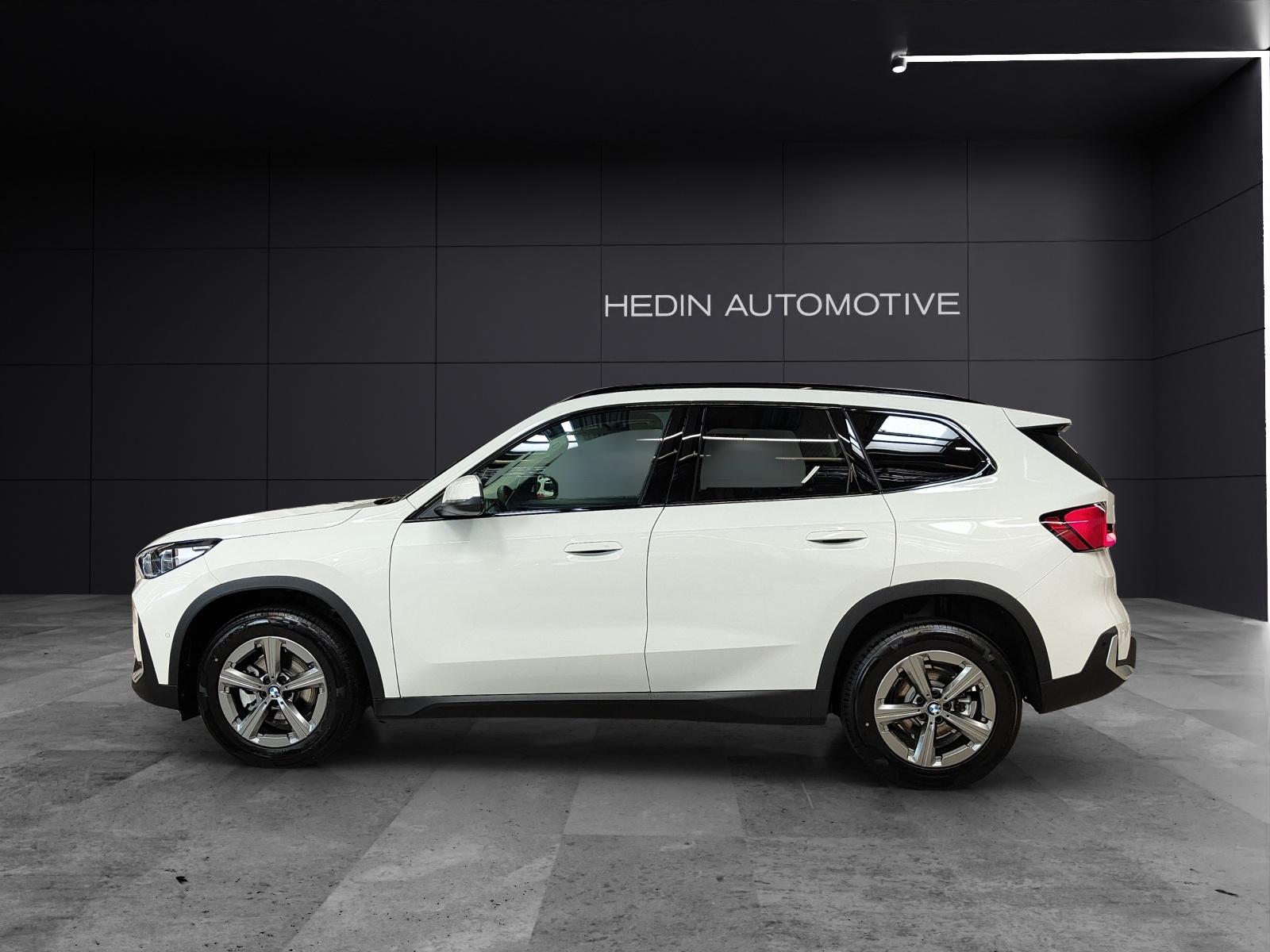 BMW X1 18d sDrive-showroom-element-1