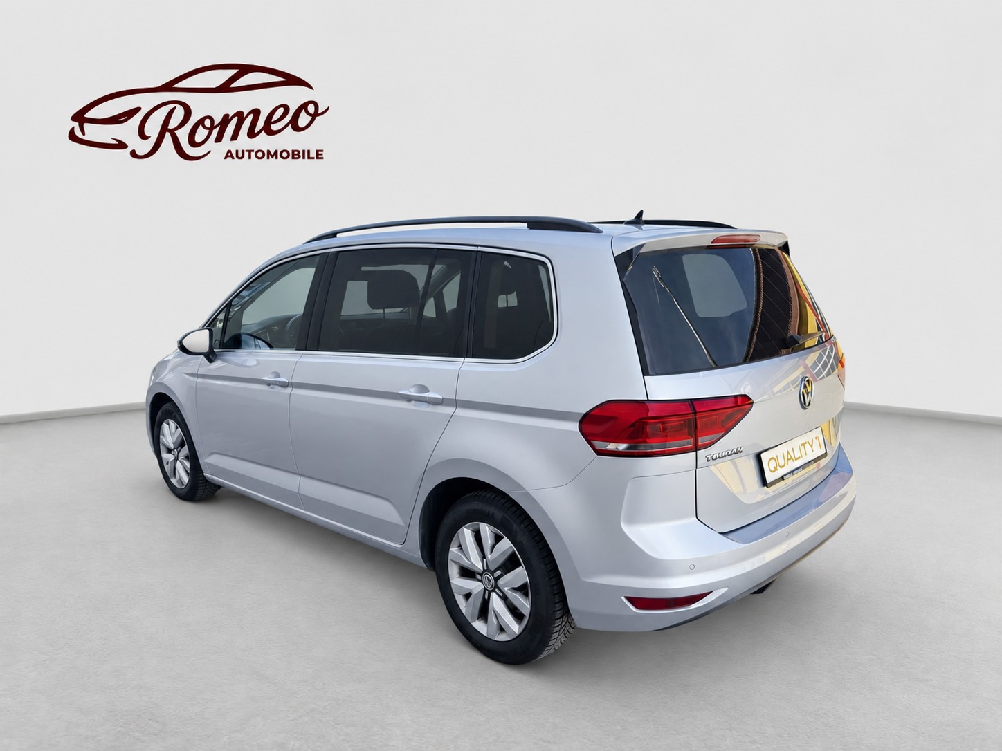 VW Touran 1.6 TDI BlueMotion Technology Comfortline DSG ** Frisch ab MFK und Service **-image-1