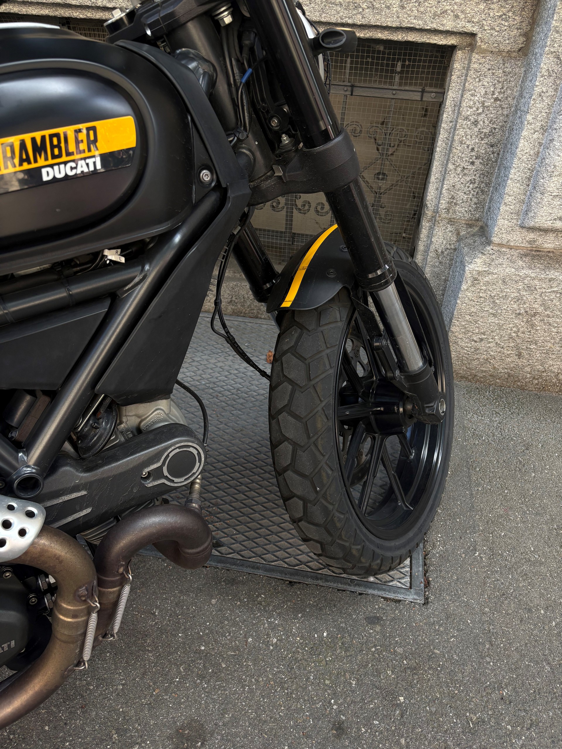 DUCATI SCRAMBLER 800-image-5