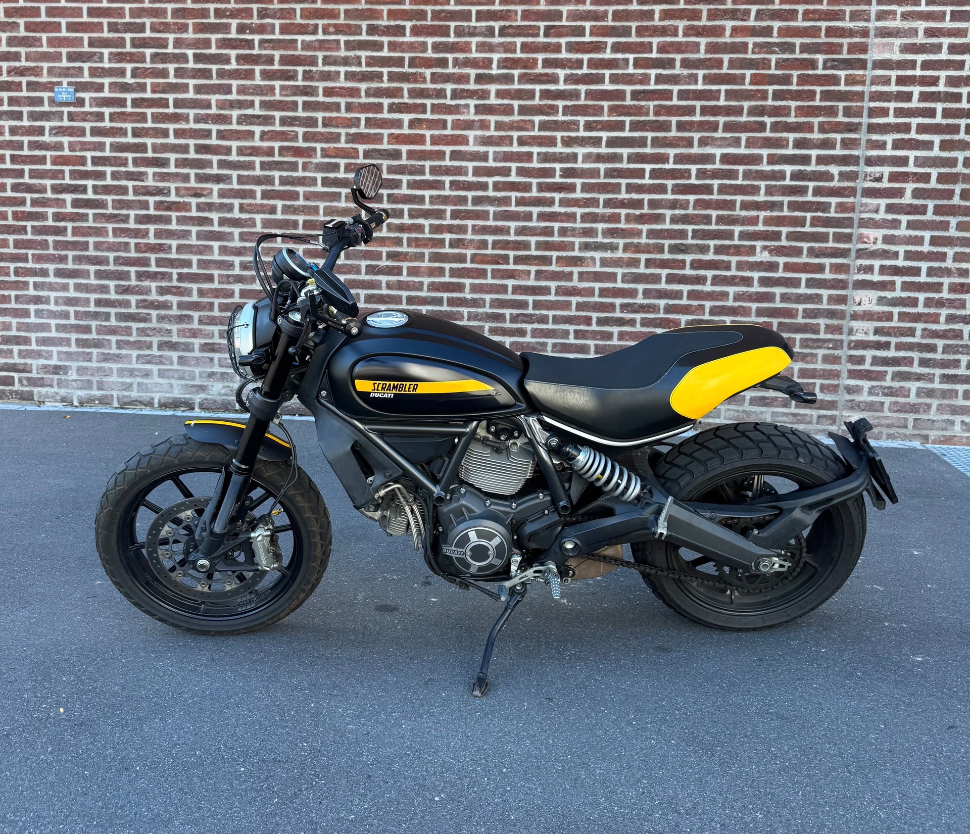 DUCATI SCRAMBLER 800