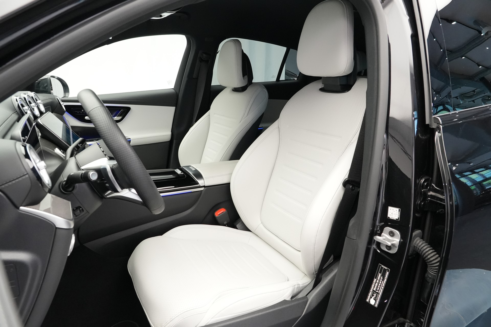 MERCEDES-BENZ GLC Coupé 200 4Matic AMG Line 9G-Tronic *AHK* *Assistenzpaket* *Lenkradheizung*-image-10