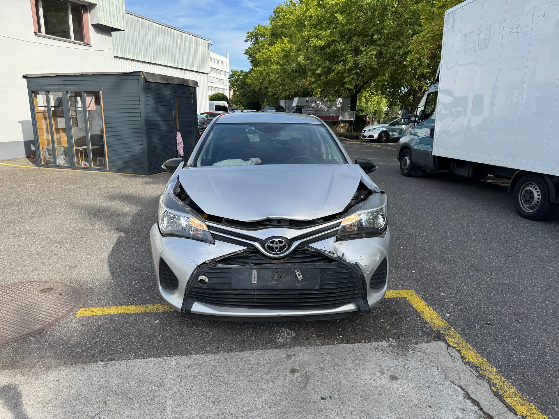 TOYOTA Yaris 1.0 Terra-image-5