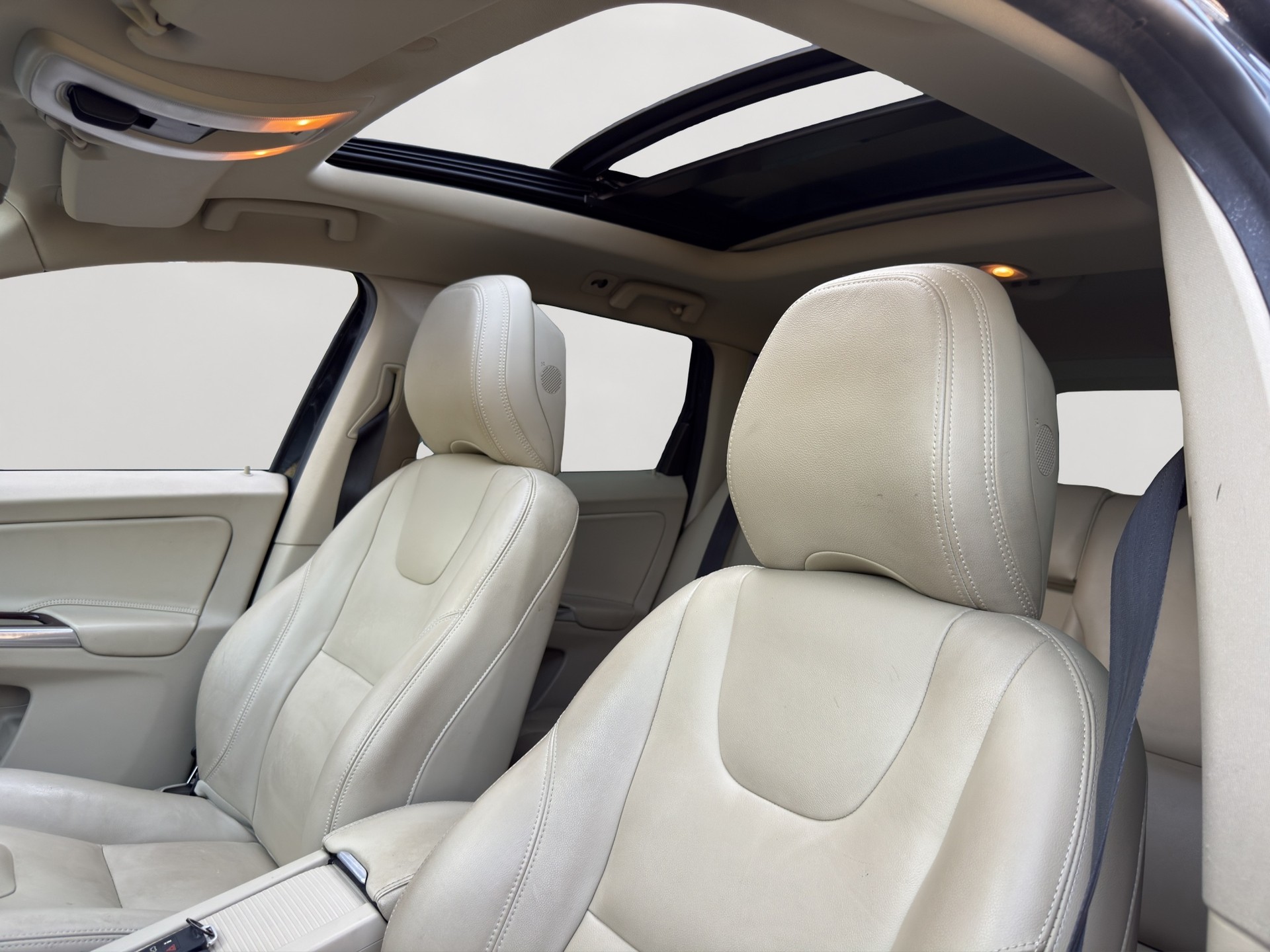 VOLVO XC60 D5 AWD Summum Geartronic-image-7
