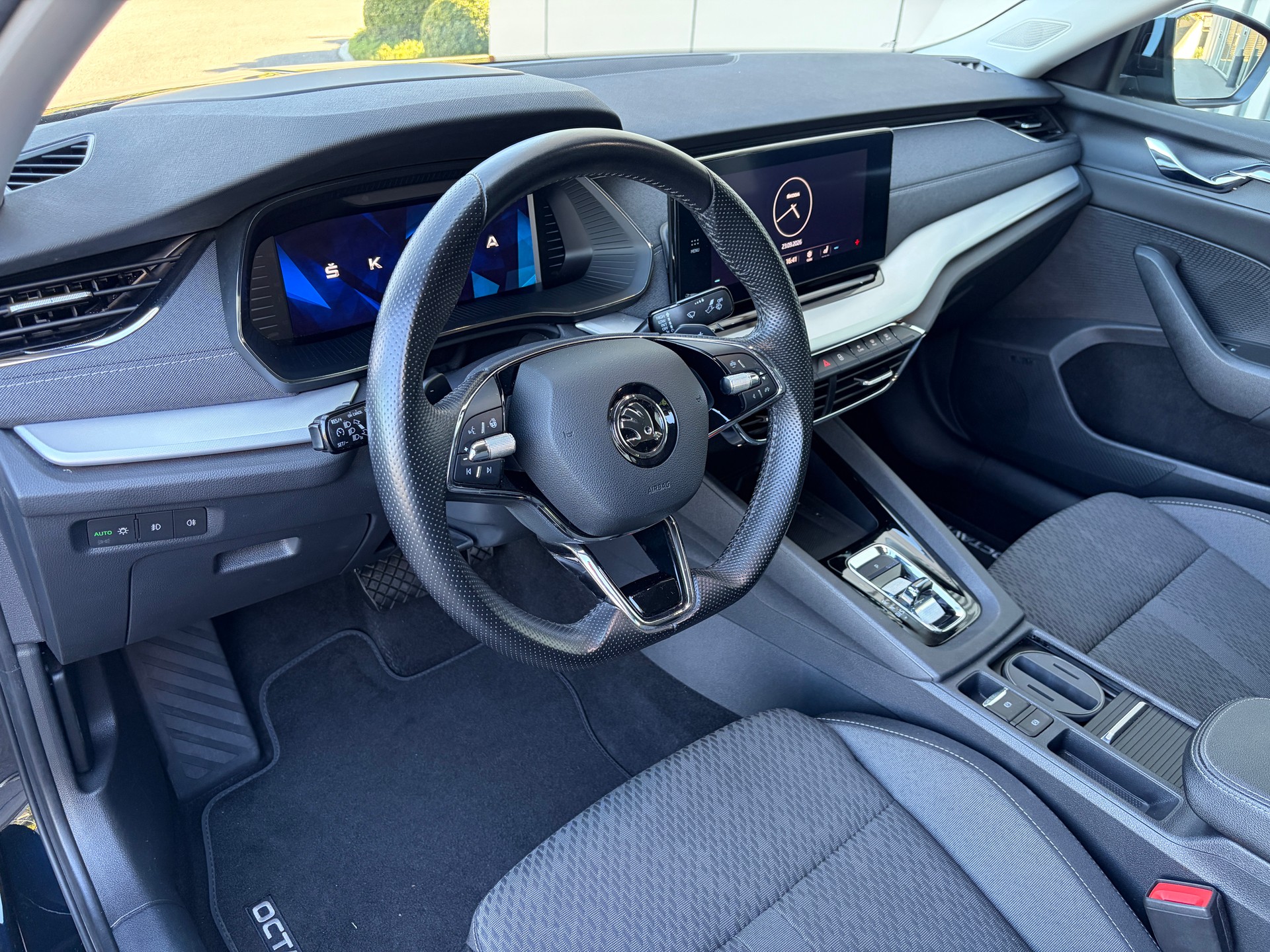 SKODA Octavia 2.0 TDI DSG Style-image-4