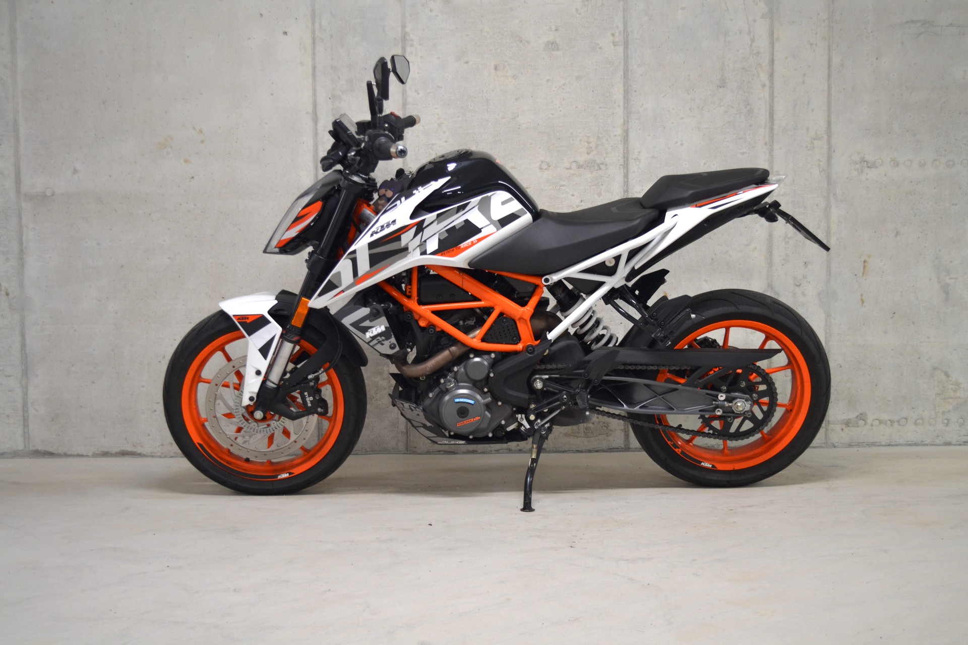 KTM 390 Duke ABS-image-2