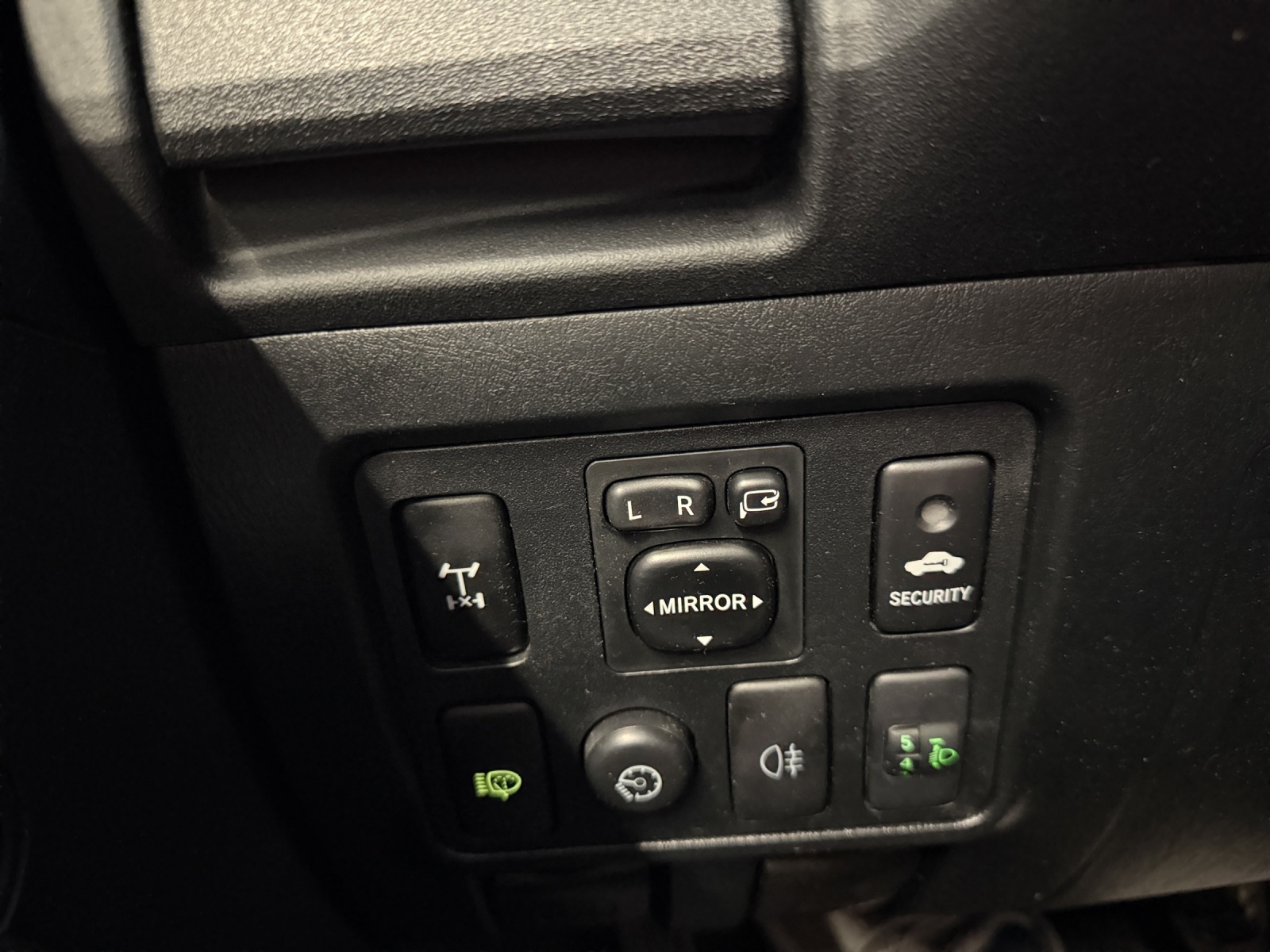 TOYOTA Hilux 3.0 DoubleCab LineaSol-image-23