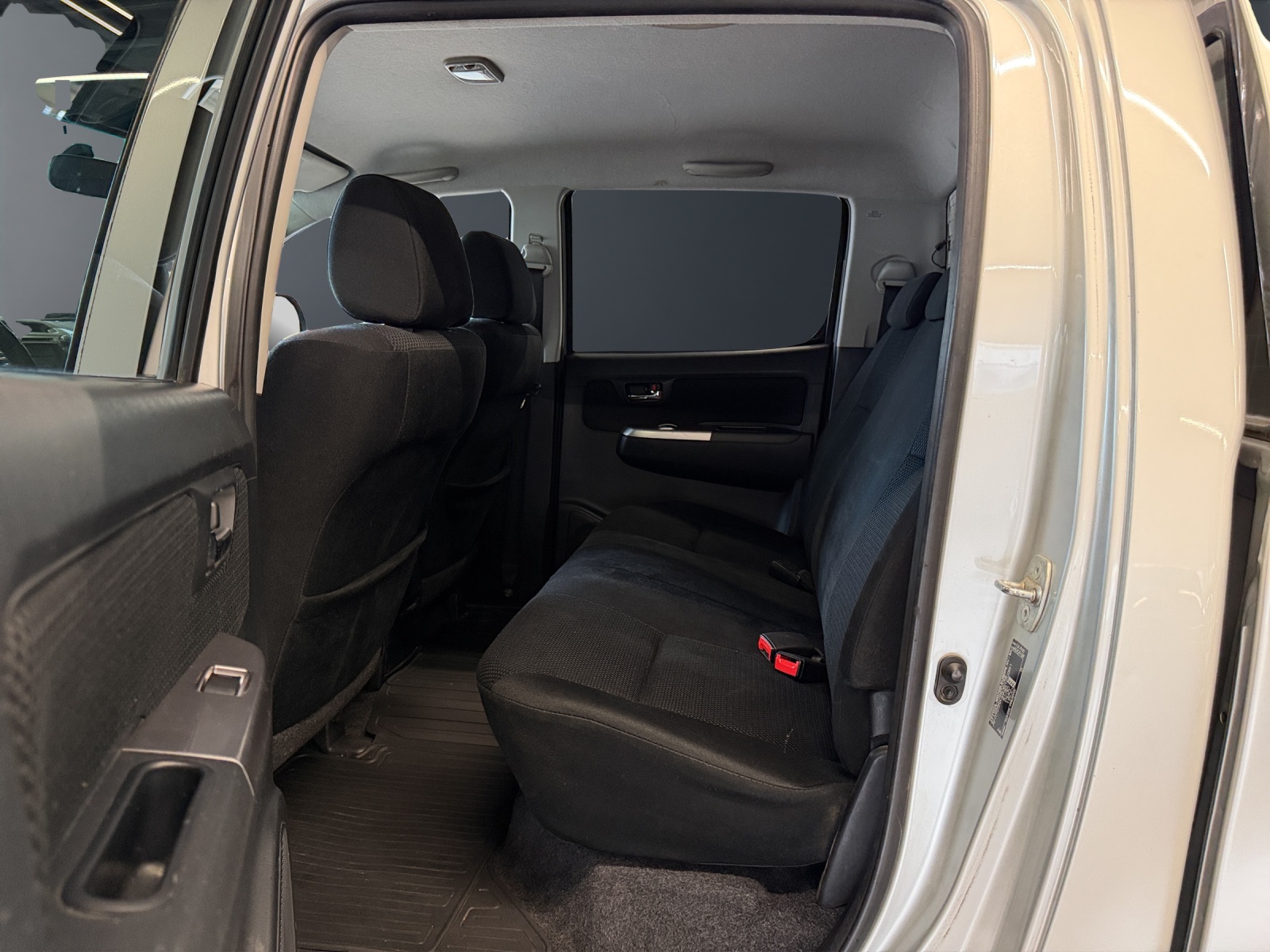 TOYOTA Hilux 3.0 DoubleCab LineaSol-image-13