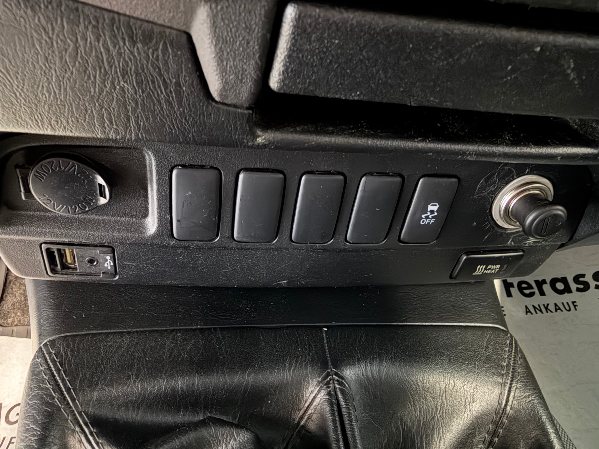 TOYOTA Hilux 3.0 DoubleCab LineaSol-image-25