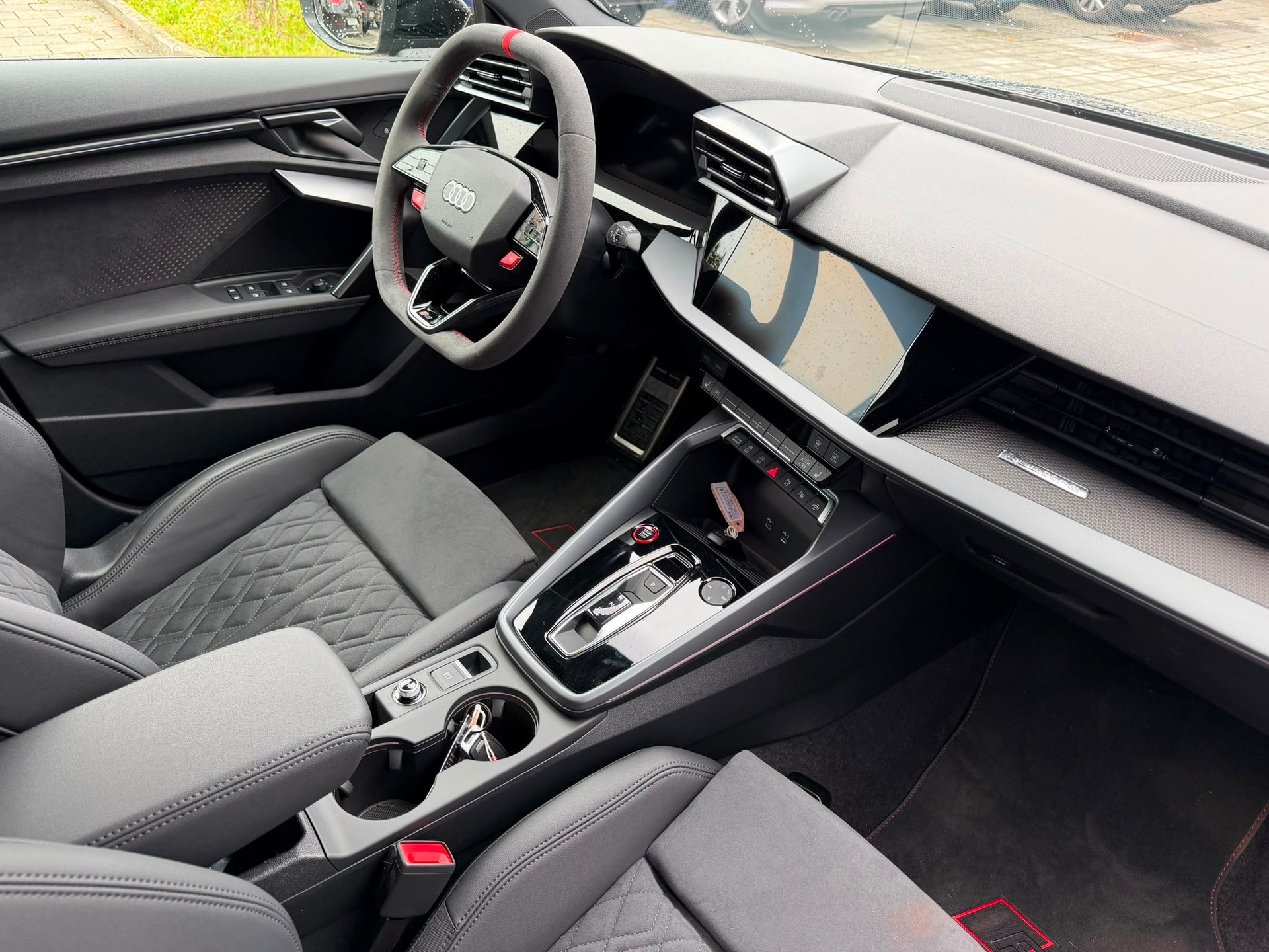 AUDI RS3 Sportback 2.5 TSI quattro S-tronic-image-6