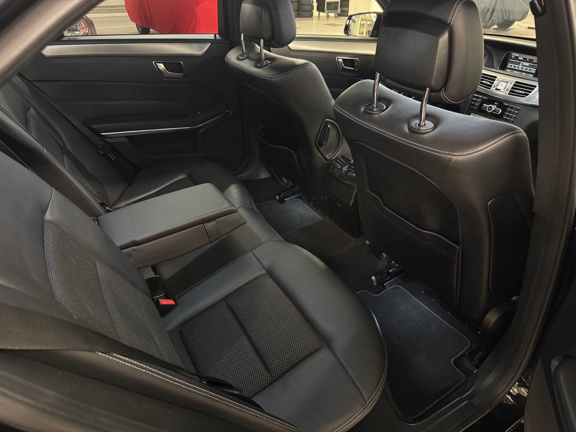 MERCEDES-BENZ E 200 CGI BlueEfficiency 7G-Tronic *Alles eingetragen* I Ab MFK 11.25 I Frisch ab Service I 8-fach I Sehr gepflegt I TOP Angebot-image-9