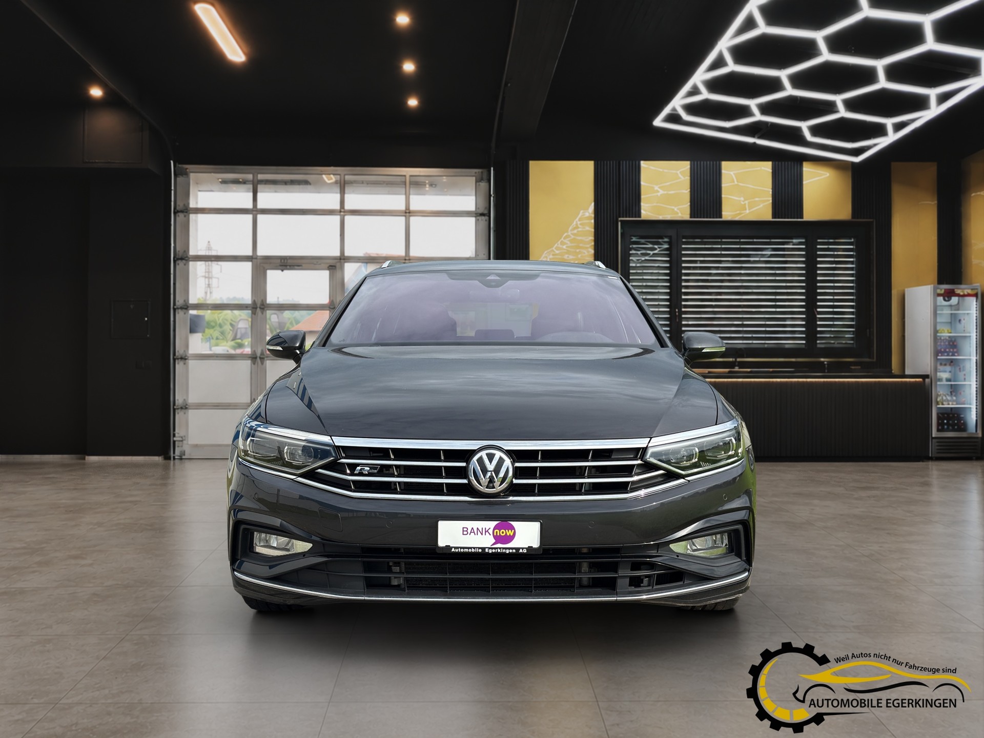 VW Passat Variant 2.0 TSI R-Line Edition 4Motion DSG-showroom-element-1