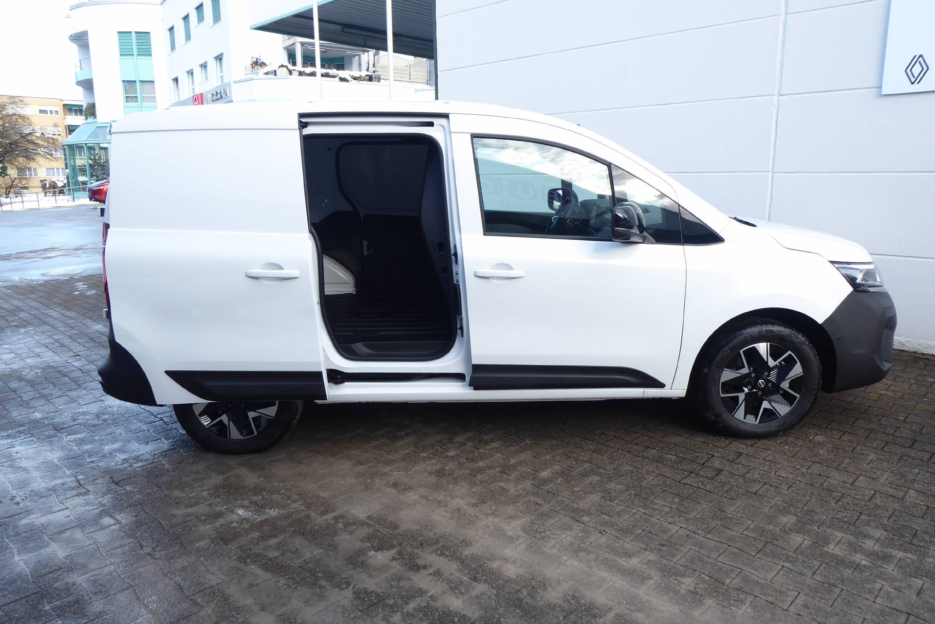 NISSAN Townstar EV45 kWh 22kW L1 Tekna-image-9