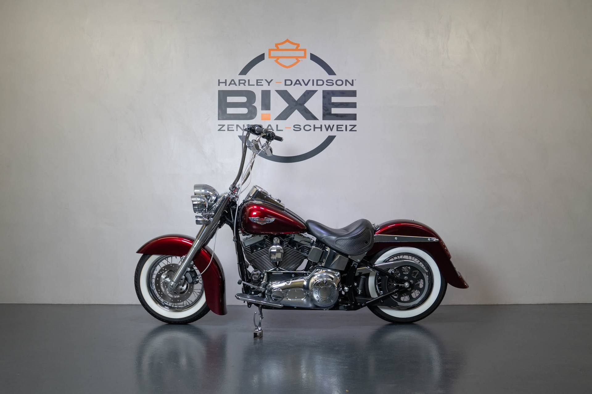 HARLEY-DAVIDSON FLSTNI Softail Deluxe-image-1