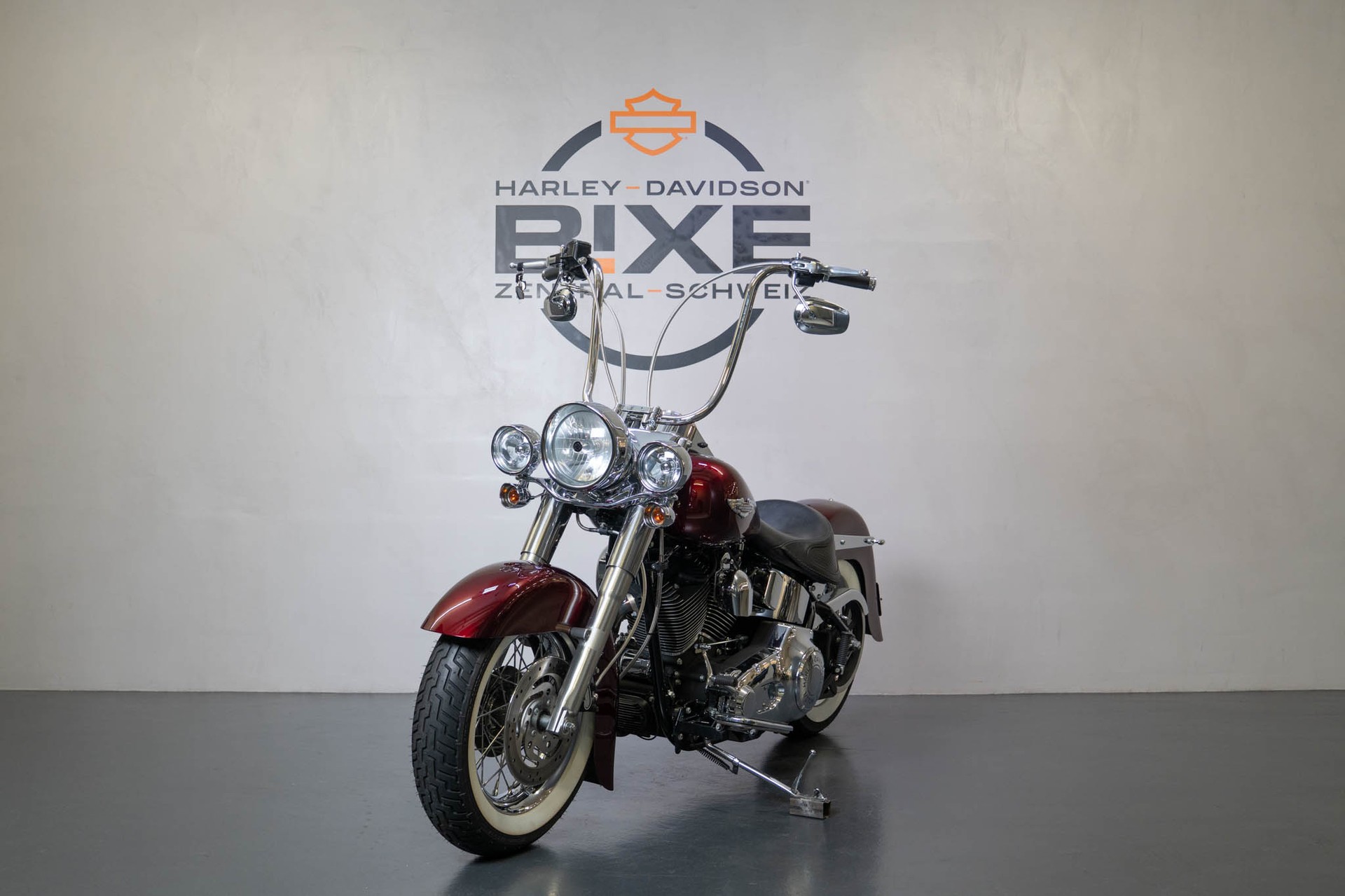 HARLEY-DAVIDSON FLSTNI Softail Deluxe-image-2