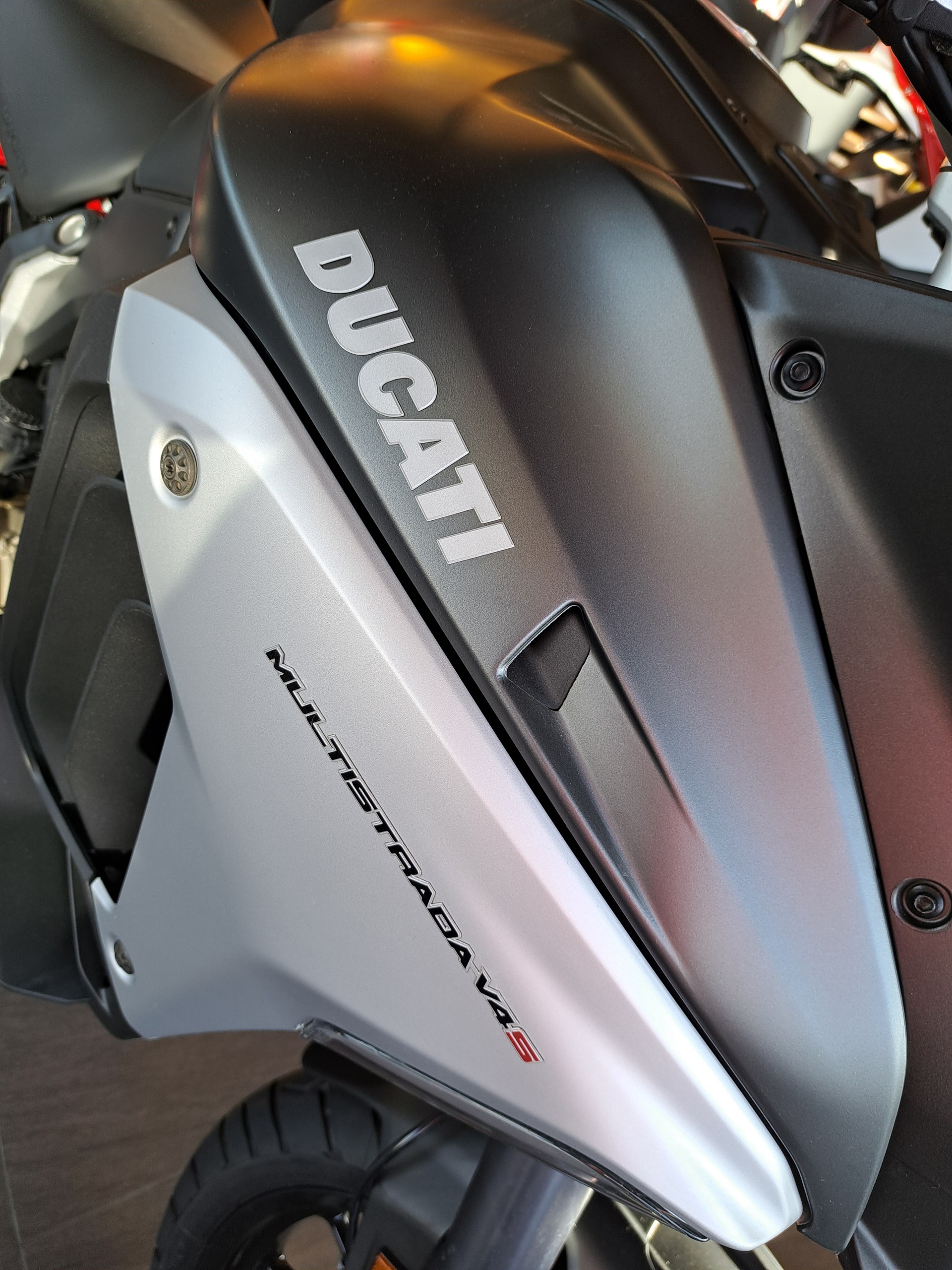 DUCATI Multistrada V4 S Travel & Radar-image-2