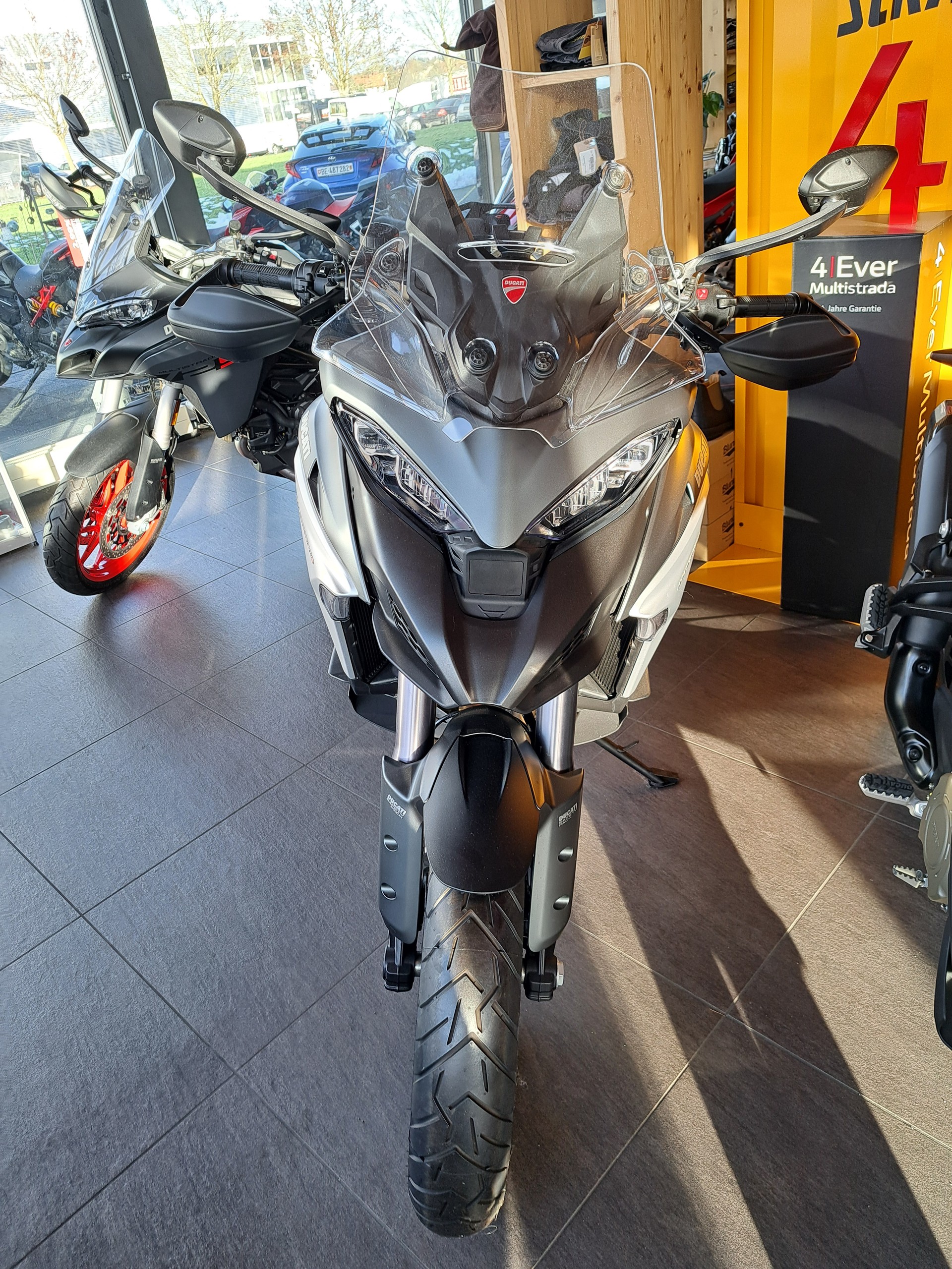 DUCATI Multistrada V4 S Travel & Radar-image-1