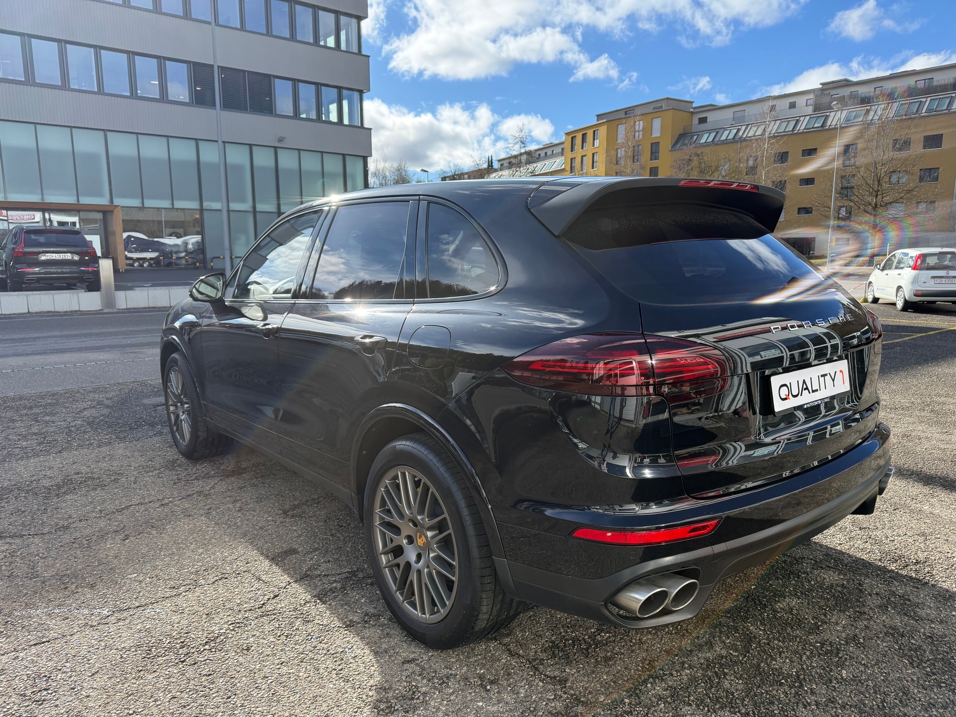 PORSCHE Cayenne S E-Hybrid Platinum Edition-image-5
