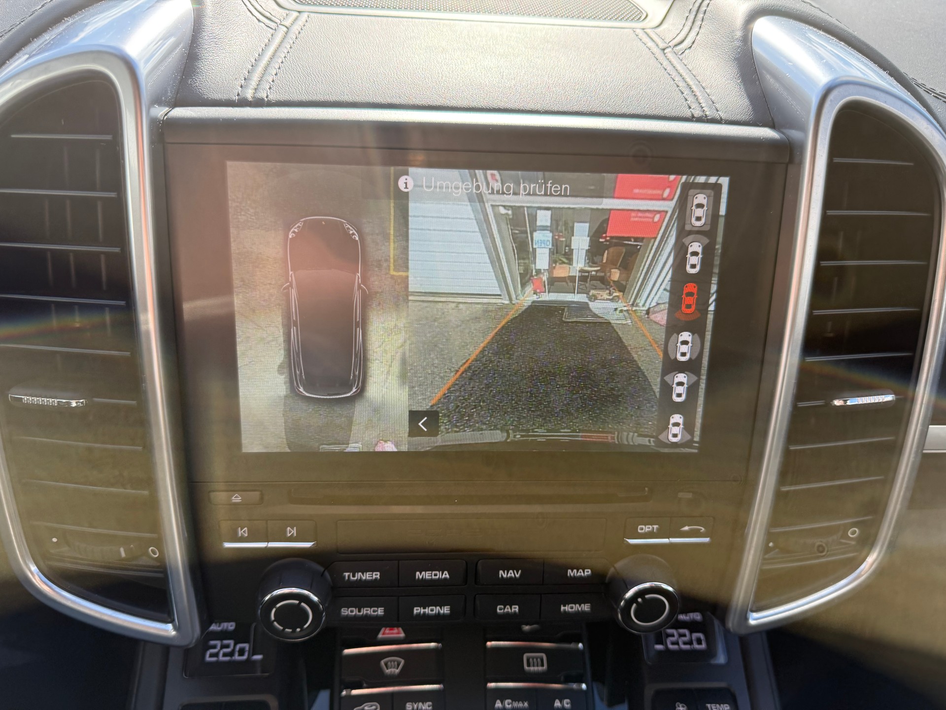 PORSCHE Cayenne S E-Hybrid Platinum Edition-image-13
