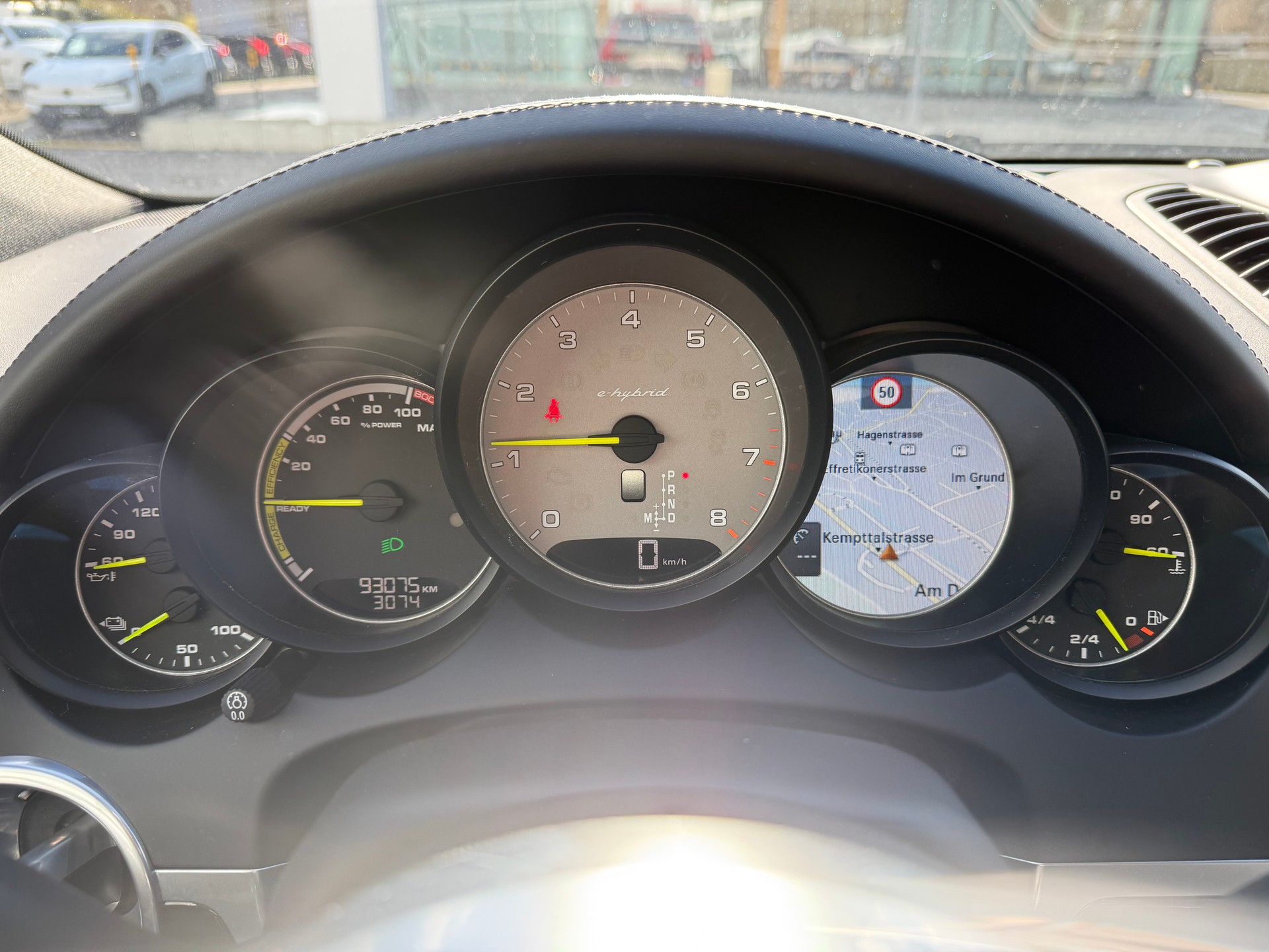 PORSCHE Cayenne S E-Hybrid Platinum Edition-image-11