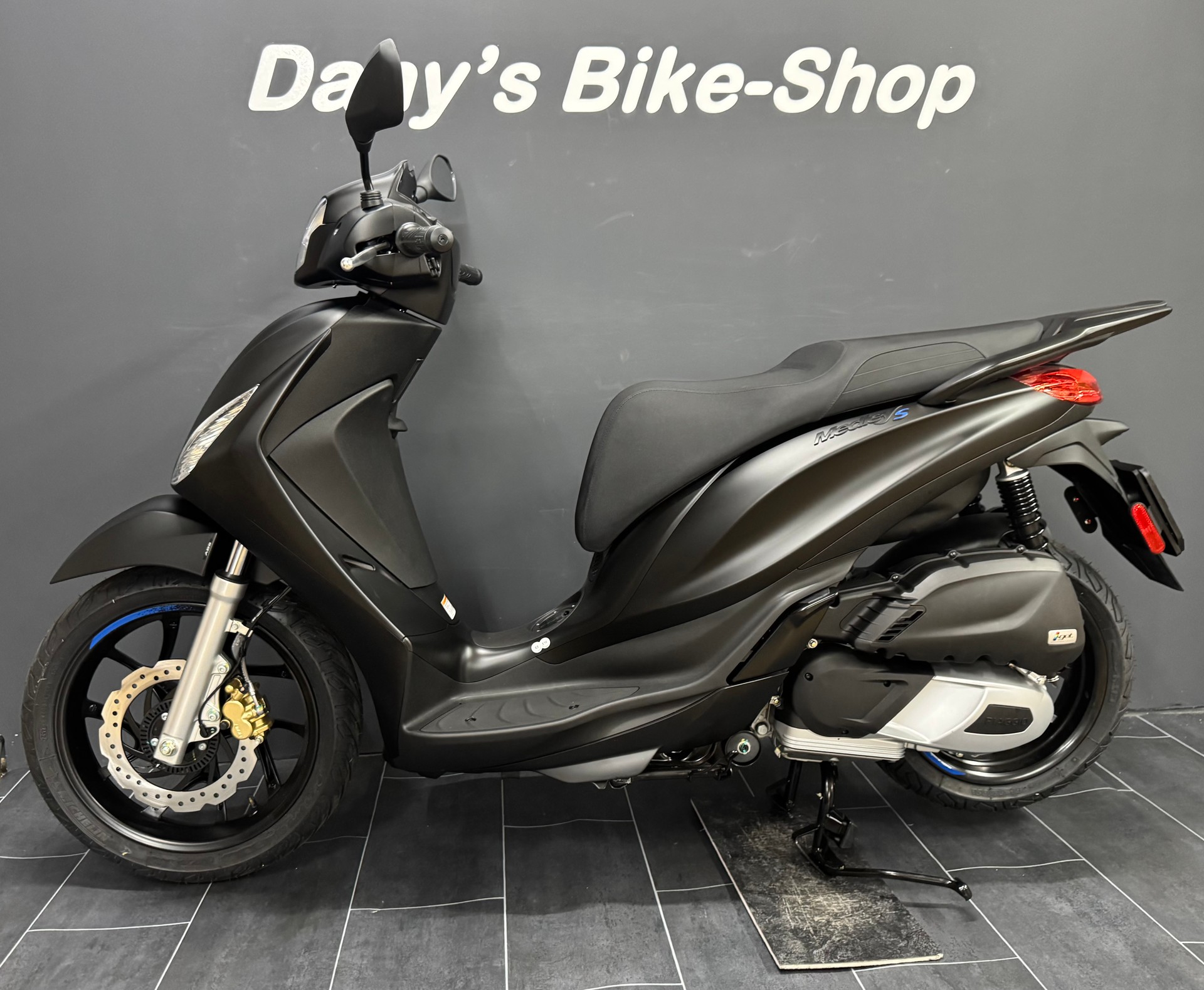 PIAGGIO Medley 125 Sport E5+ (4 Jahre Garantie)-image-0