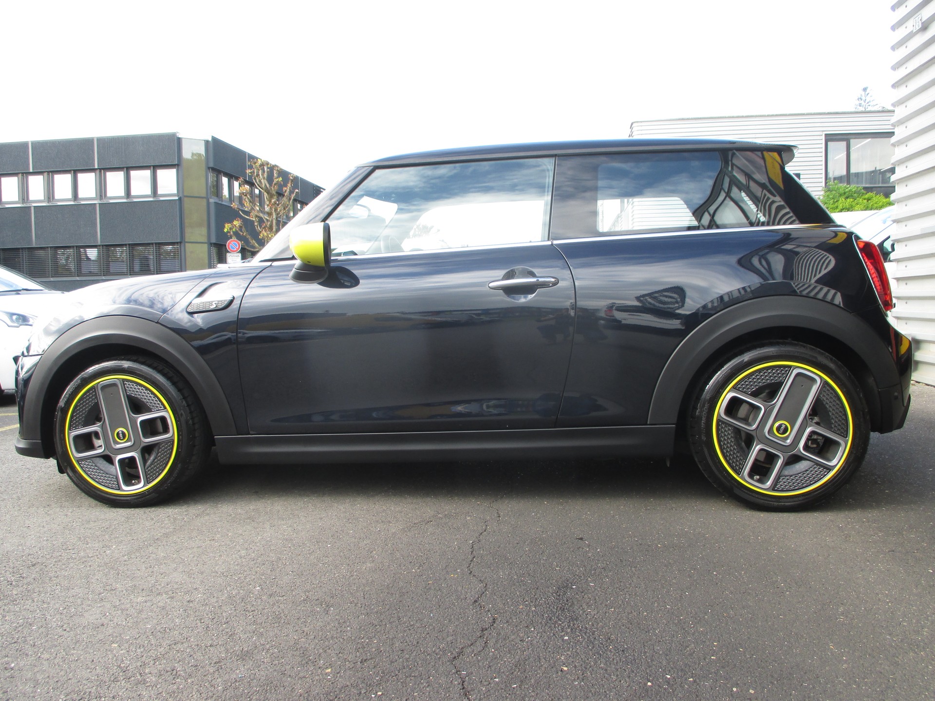 MINI Cooper SE-image-6