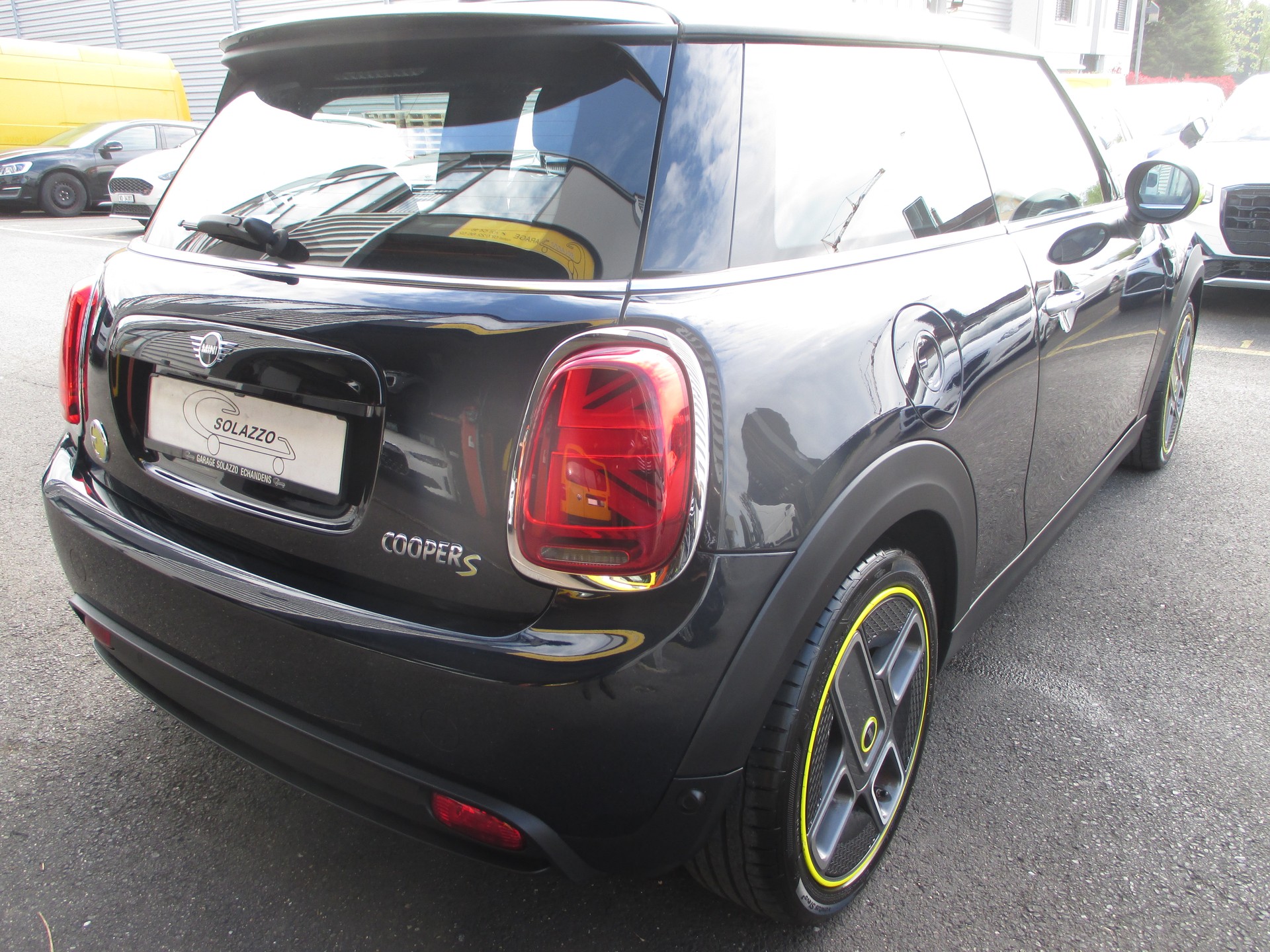 MINI Cooper SE-image-3