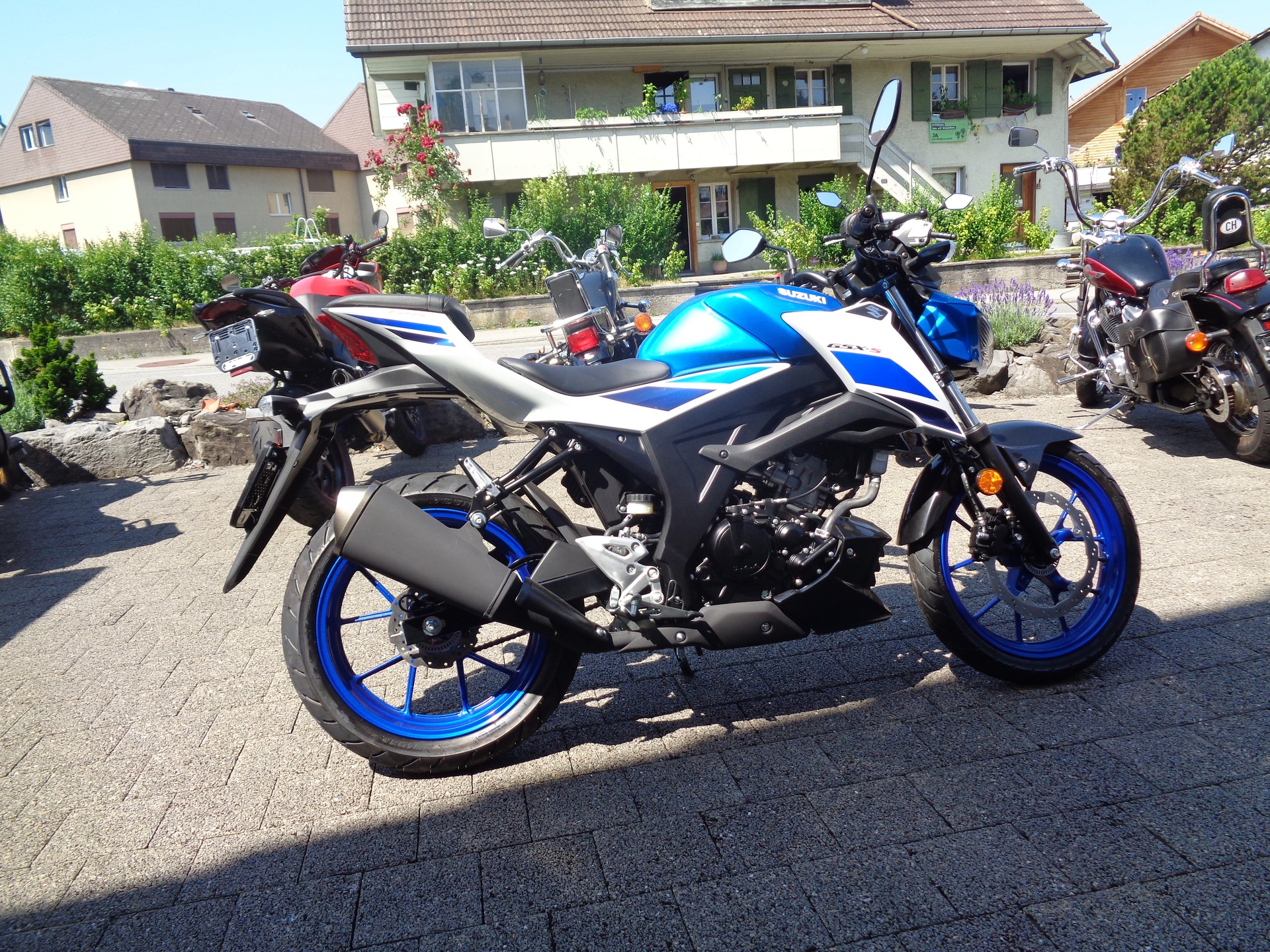 SUZUKI GSX-S 125-image-3