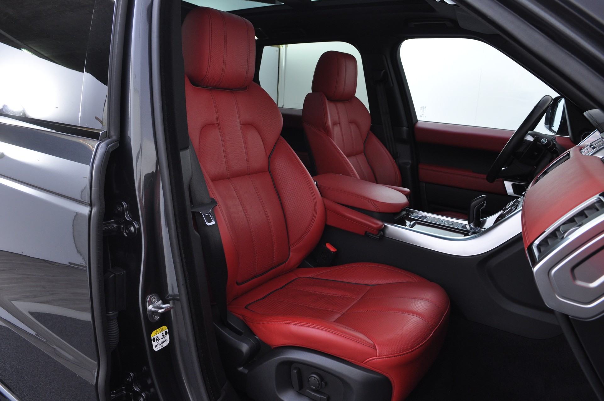 LAND ROVER Range Rover Sport 3.0 SDV6 HSE Dynamic Automatic-image-16
