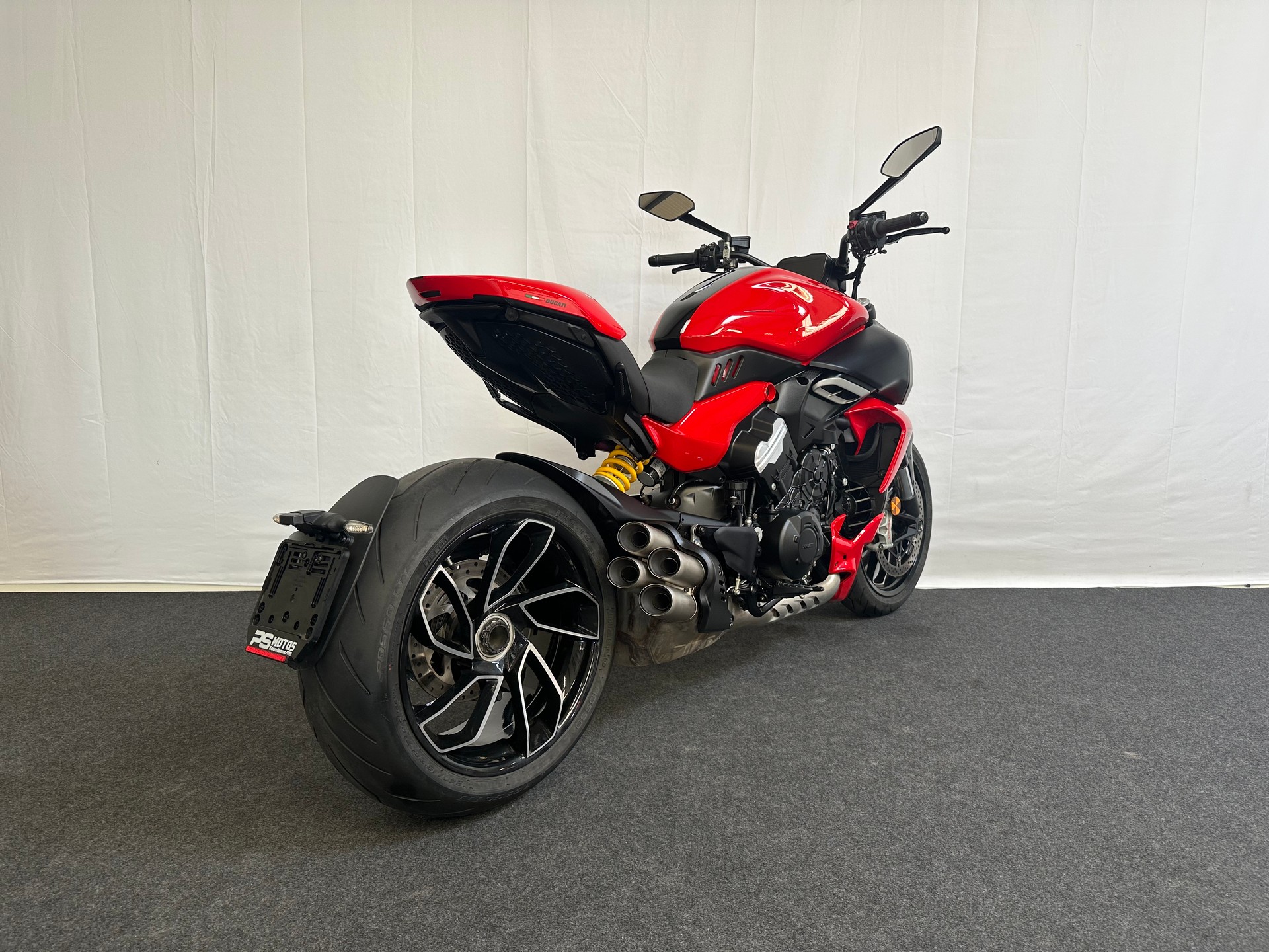 DUCATI Diavel V4-image-7