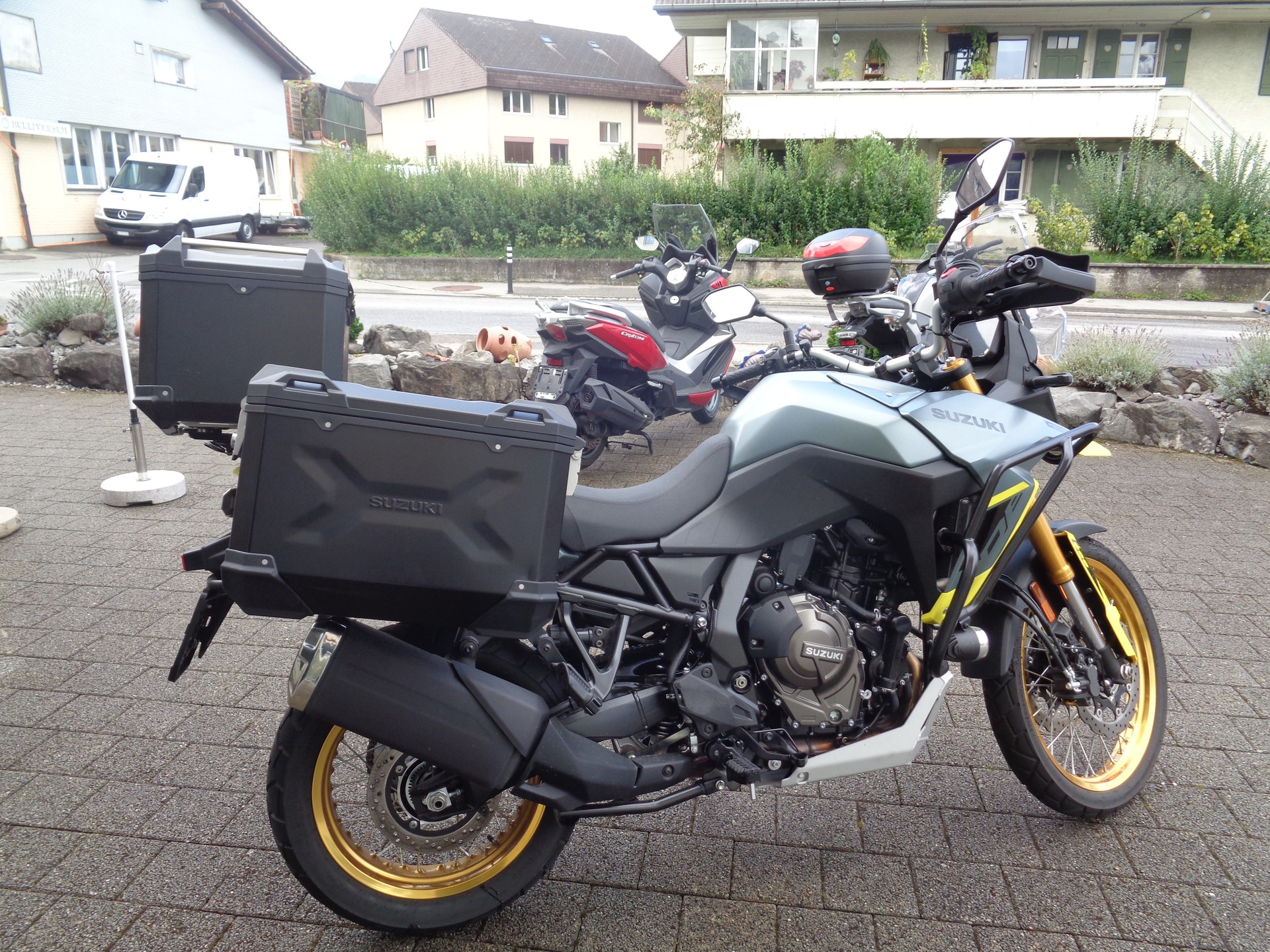 SUZUKI DL 800 DE BIG-image-2