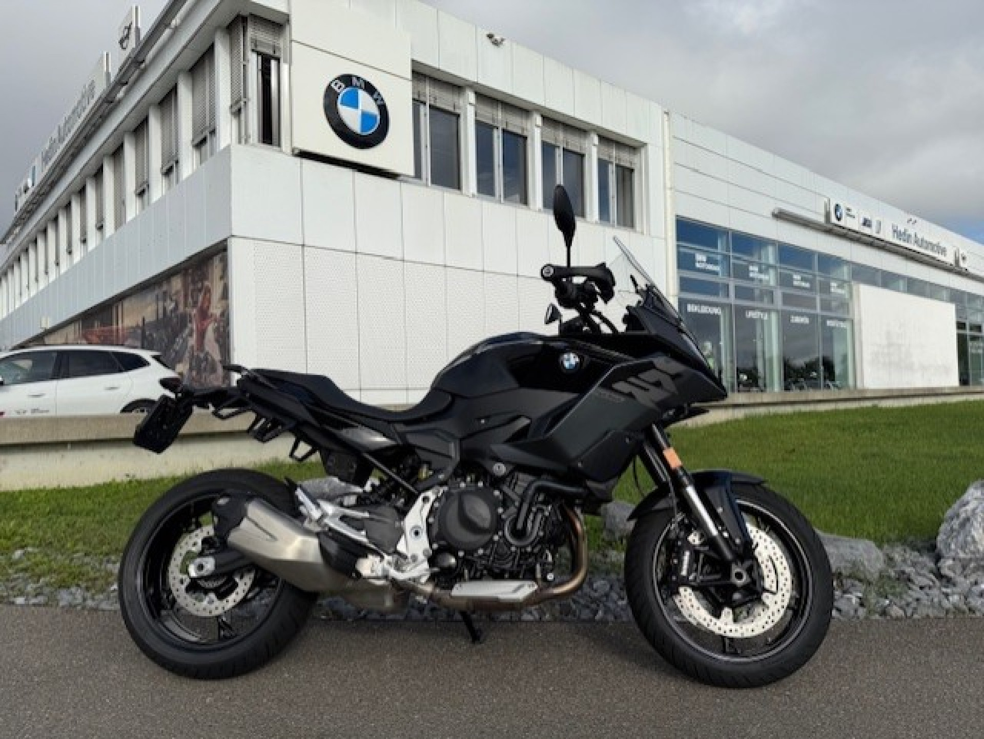 BMW F 900 XR A2 Triple Black