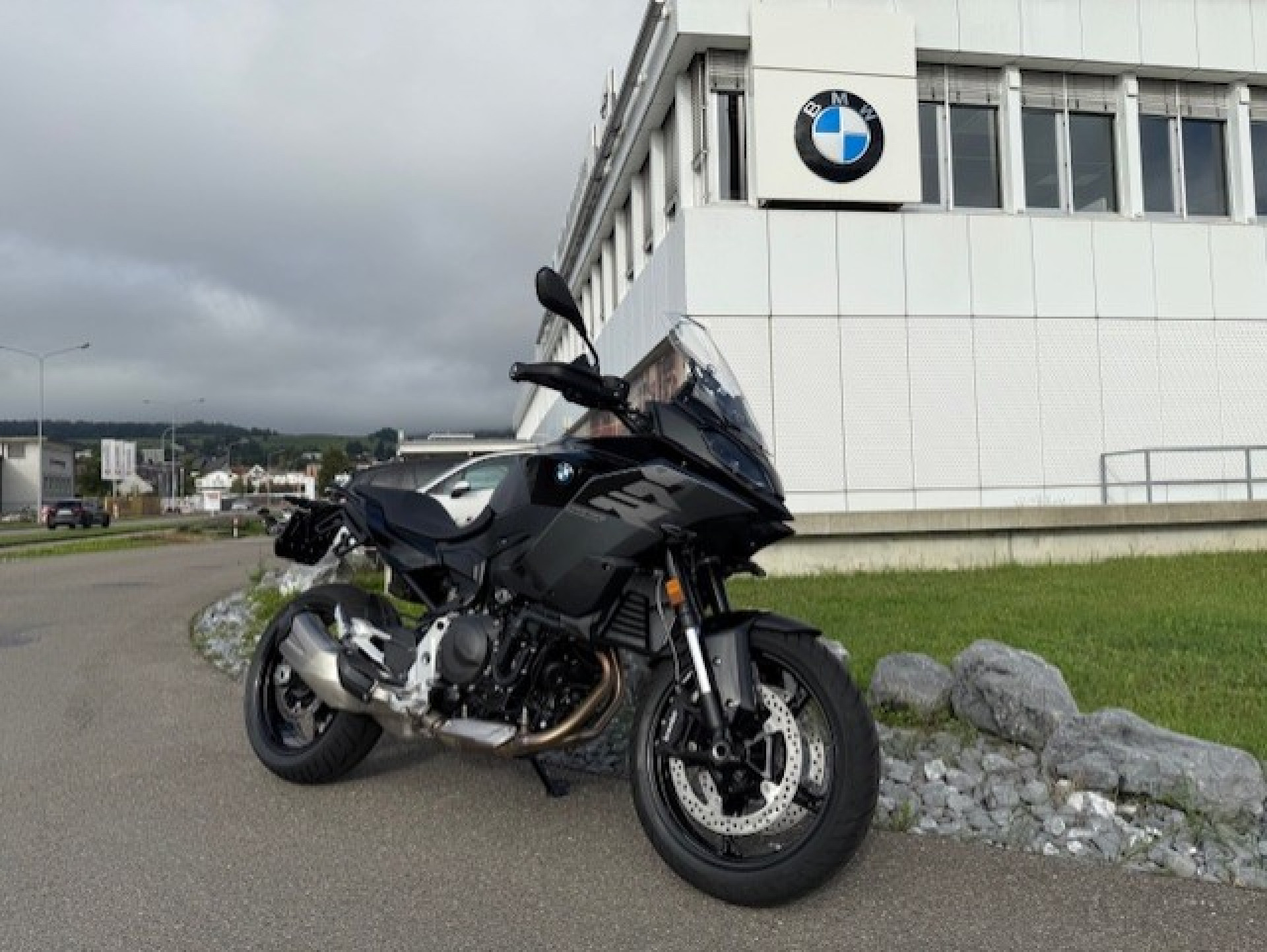 BMW F 900 XR A2 Triple Black-image-1