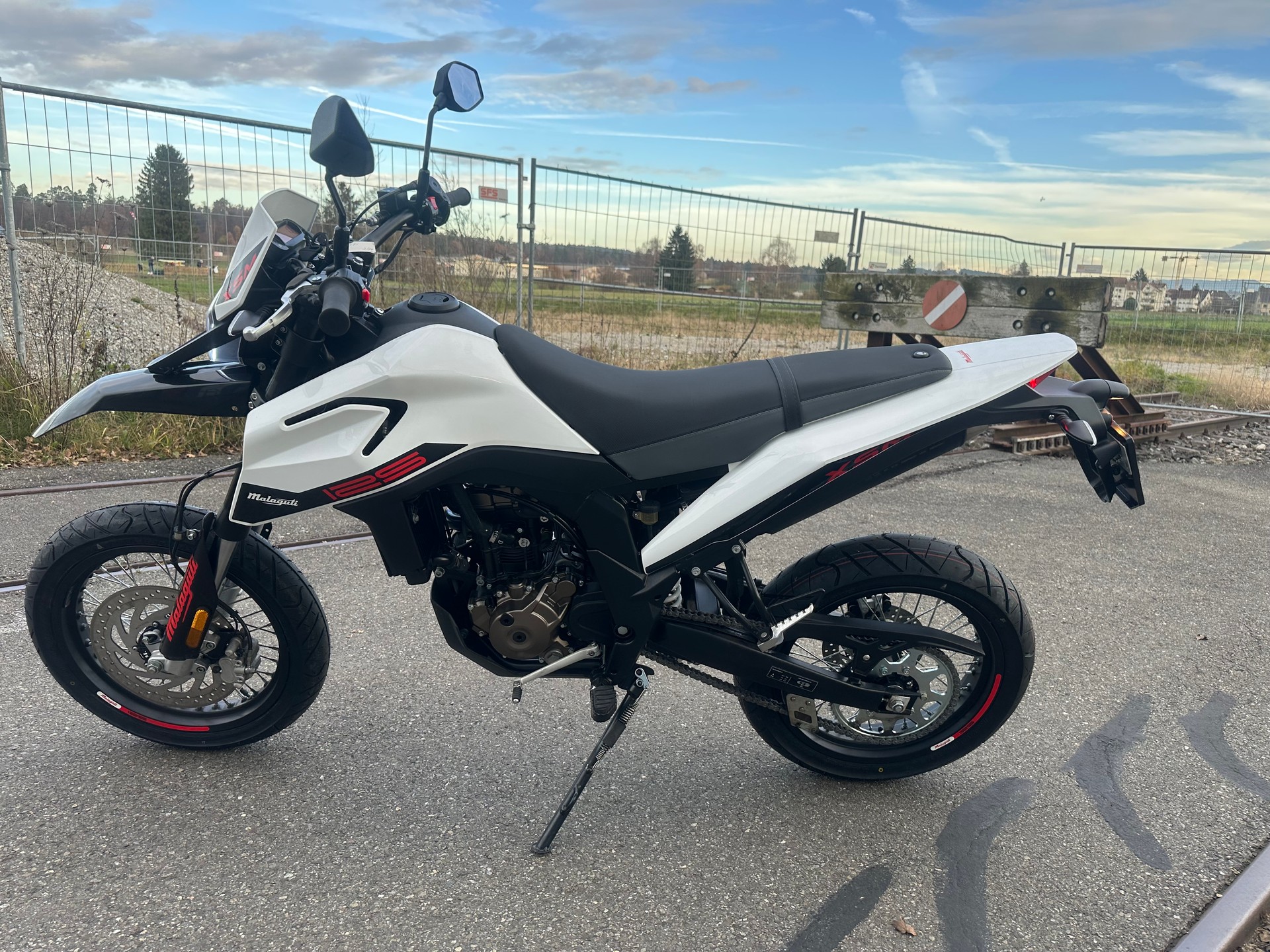 MALAGUTI XSM 125 ABS-image-5