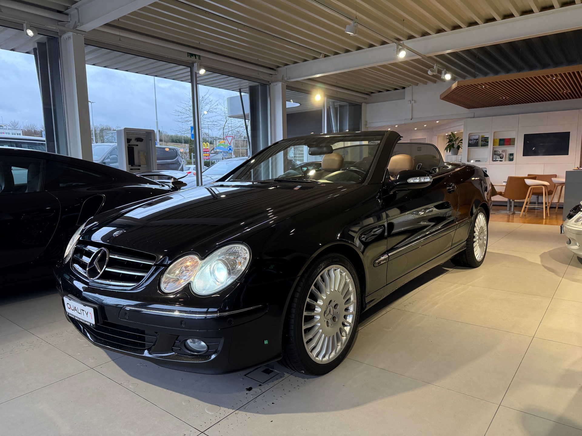 MERCEDES-BENZ CLK 280 Avantgarde *** SITZHEIZUNG / WINDSCHOTT / SPORTSITZE / PDC VORNE & HINTEN / LEDER / WINDSCHOTT ***-image-6