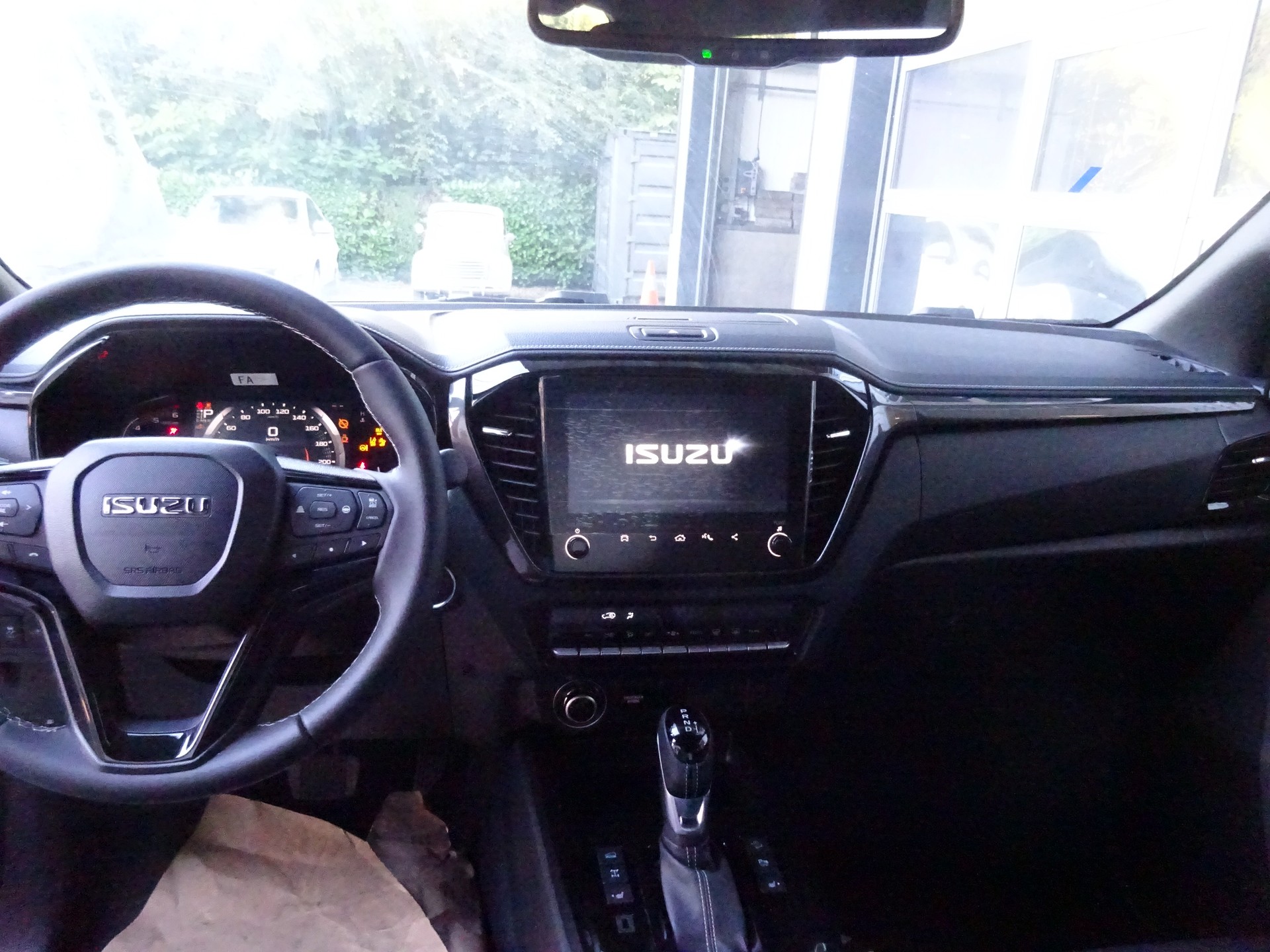 ISUZU D-MAX 1.9 SpaceCab Nitro Sport 4x4 AT-image-2