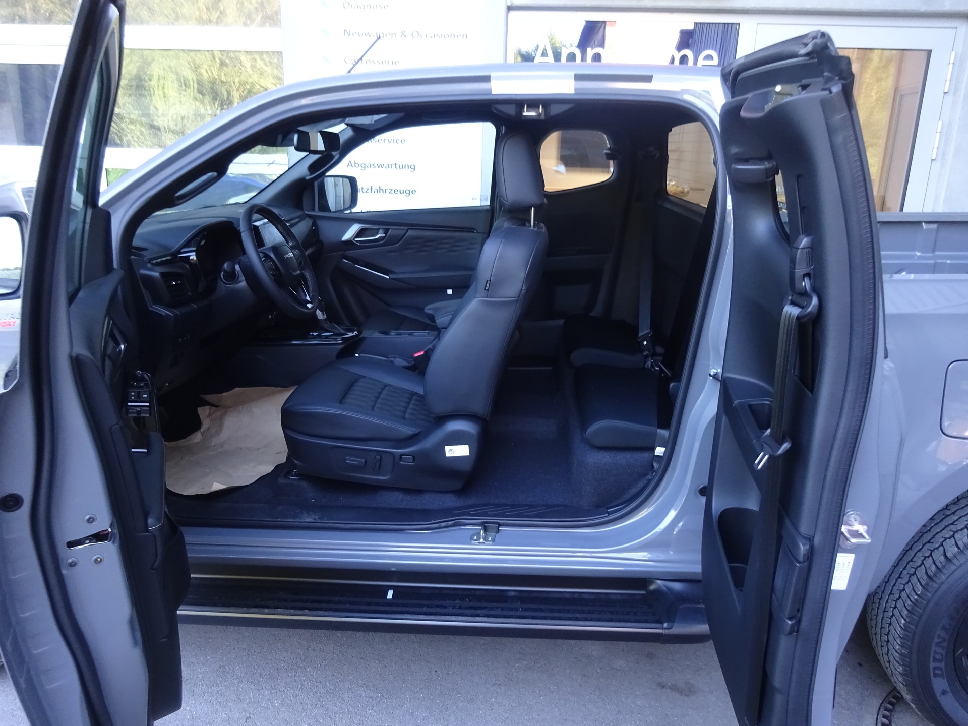ISUZU D-MAX 1.9 SpaceCab Nitro Sport 4x4 AT-image-4